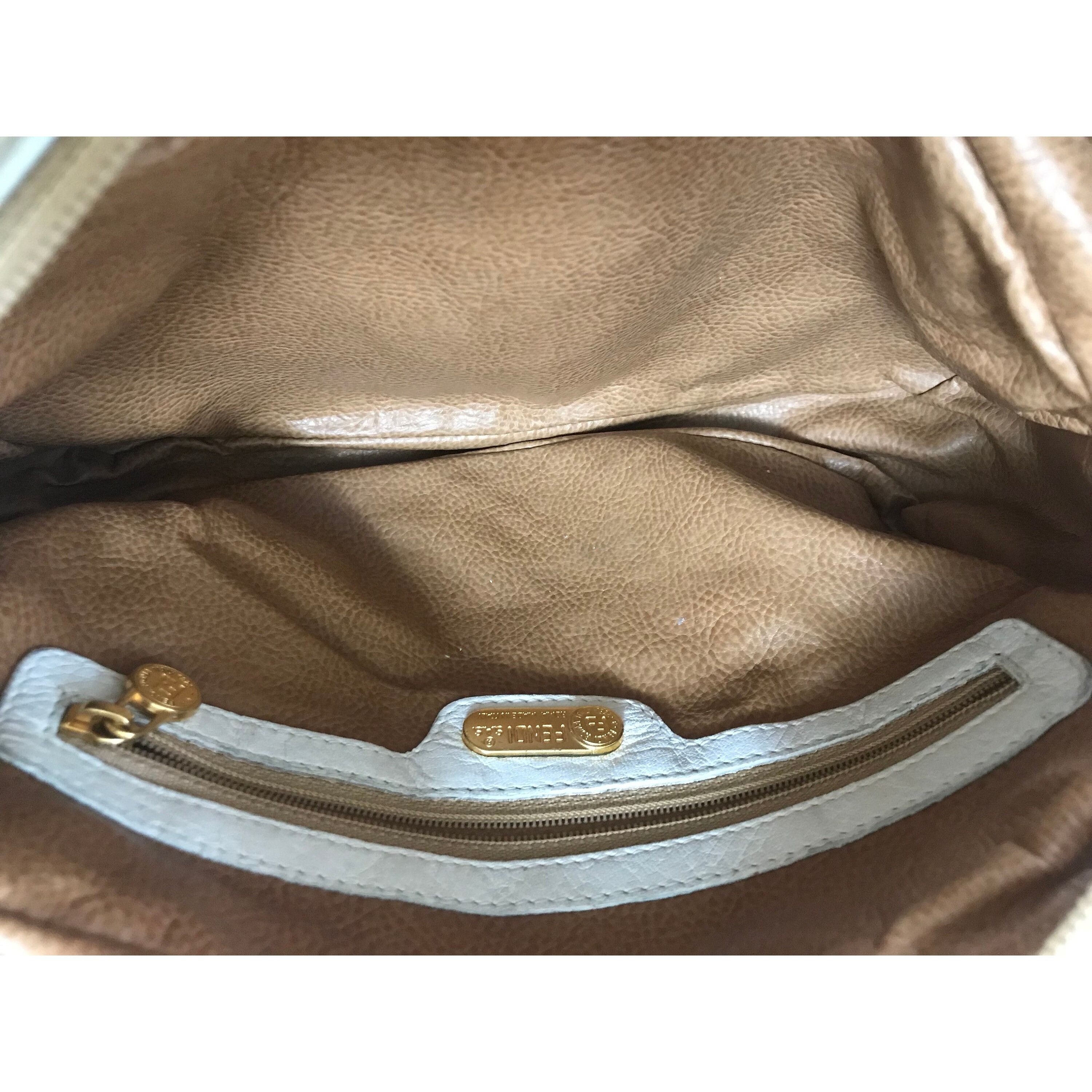 Fendi Vintage Fendi white and brown leather shoulder bag. Size ONE SIZE - 8 Thumbnail