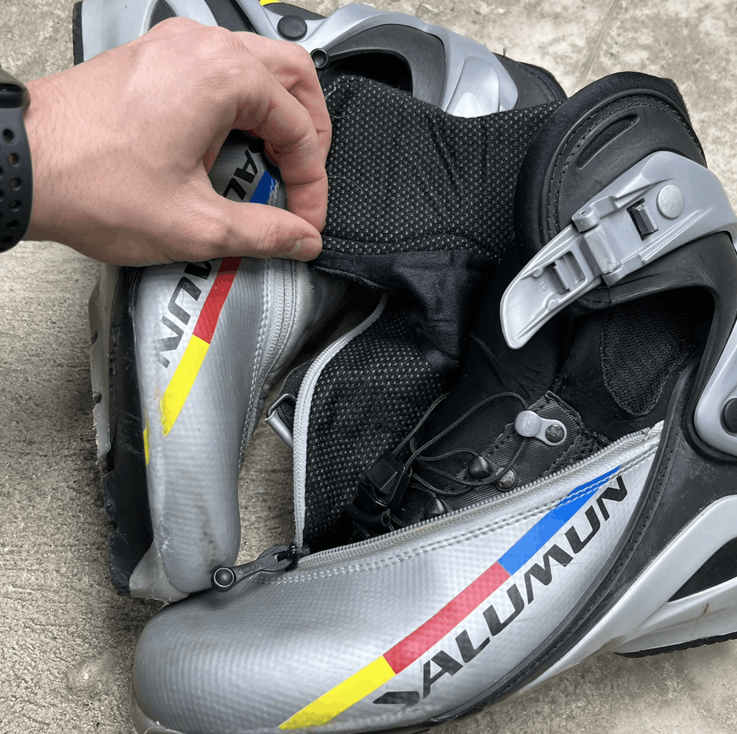 Salomon 2000s VINTAGE SALOMON METALLIC ZIP-UP SKI BOOTS - 5042 Size US 9 / EU 42 - 6 Thumbnail