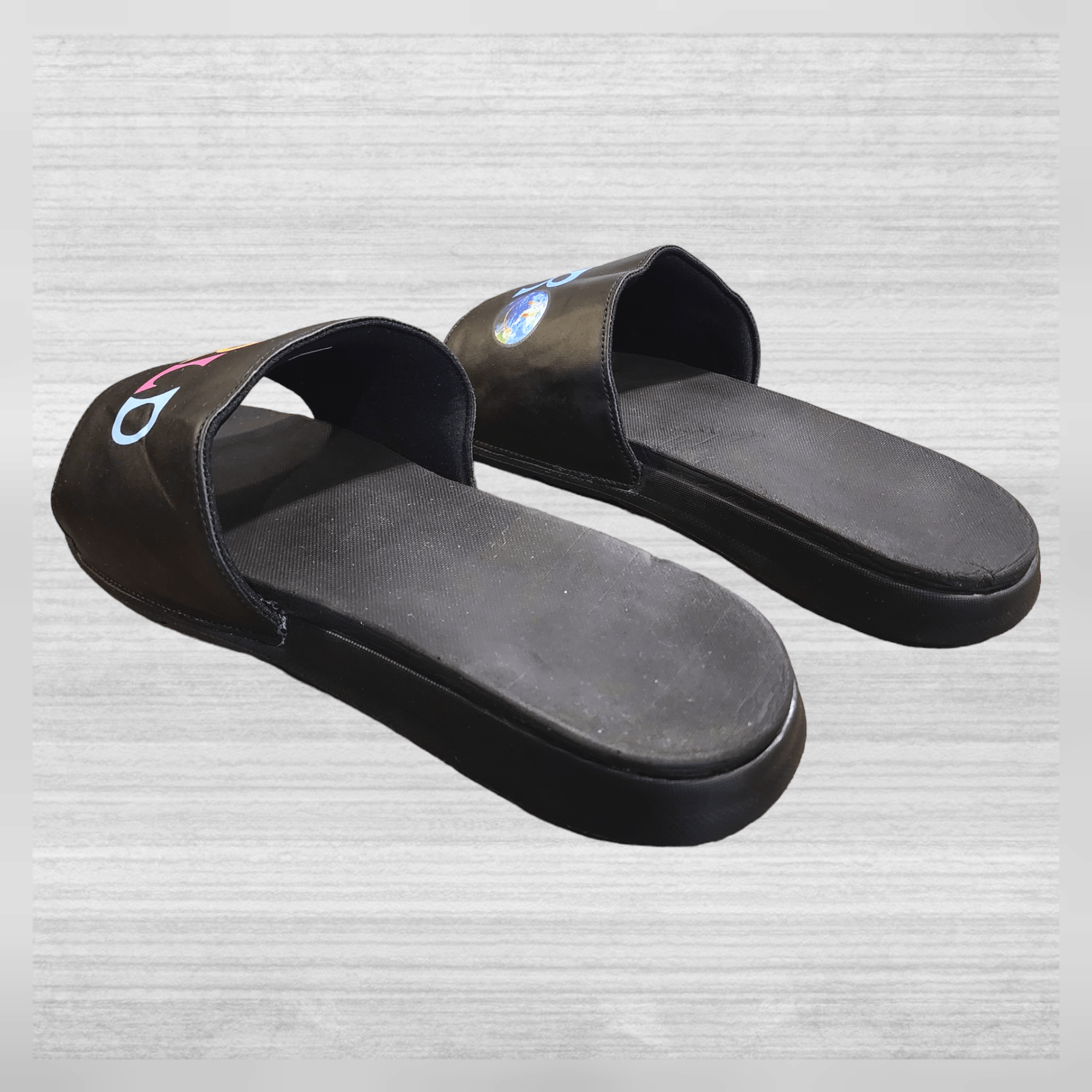 Travis Scott LIMITED EDITION ASTROWORLD SLIP ONS - FASHIONELLA Size US 11 / EU 44 - 3 Thumbnail