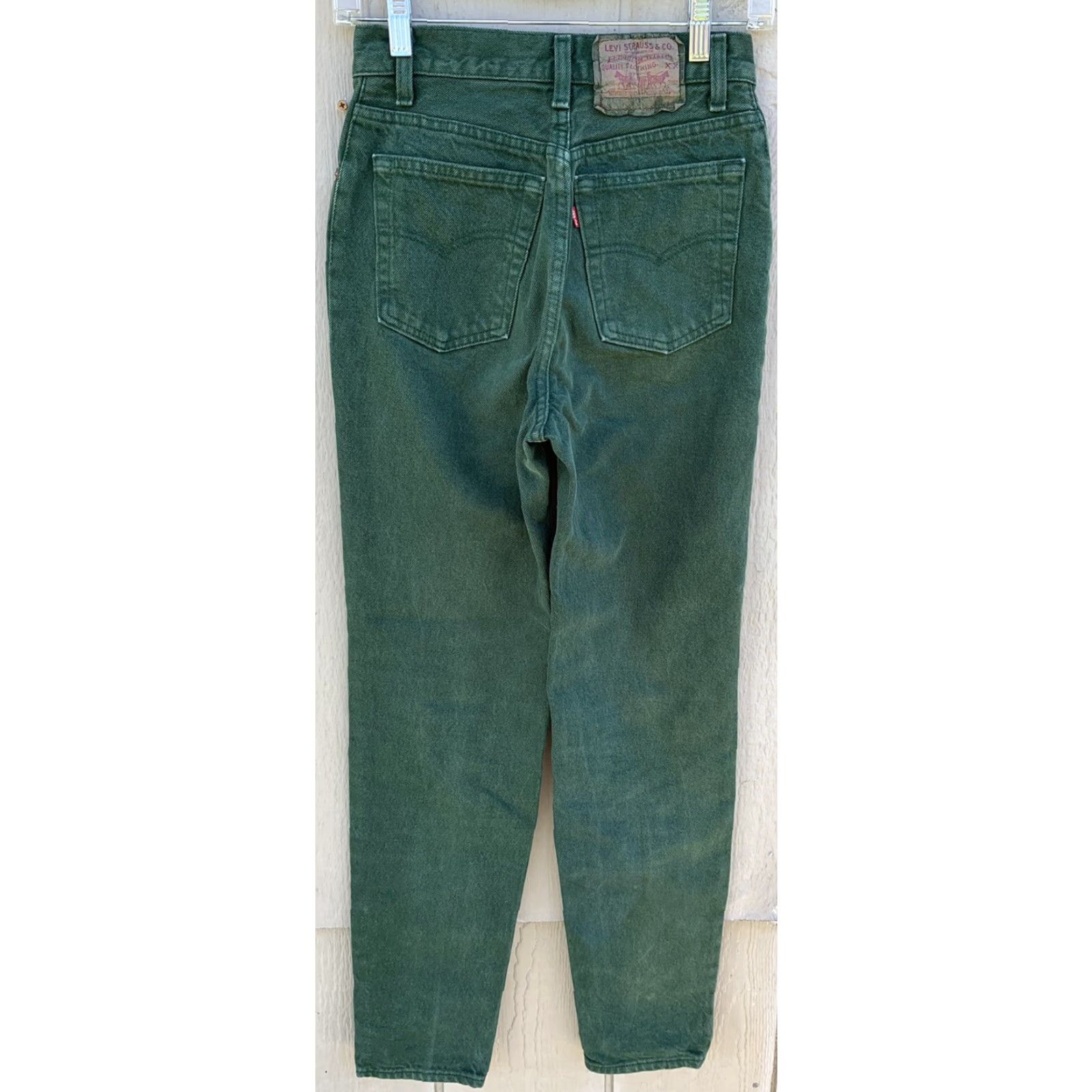 Levi's VINTAGE Levi's 501 jeans button fly tapered leg green size 5 M 26 in waist Size 27" / US 4 / IT 40 - 2 Thumbnail