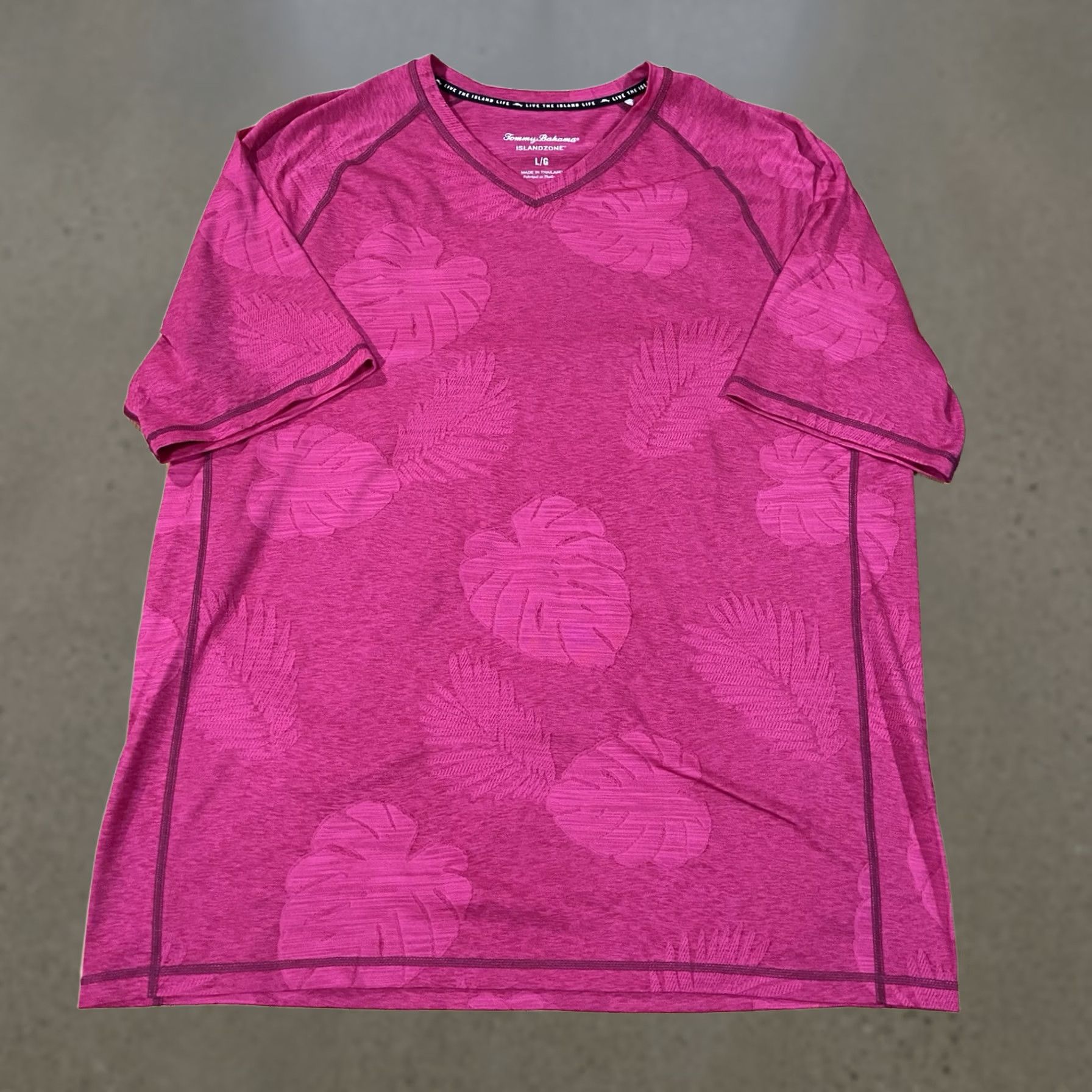 Tommy Bahama Tommy Bahama Shirt Mens Large Pink Island Zone Batik Leaves V Neck T-Shirt Design: Floral, Short Sleeve, Lightweight, Regular Fit Size US L / EU 52-54 / 3 - 1 Thumbnail