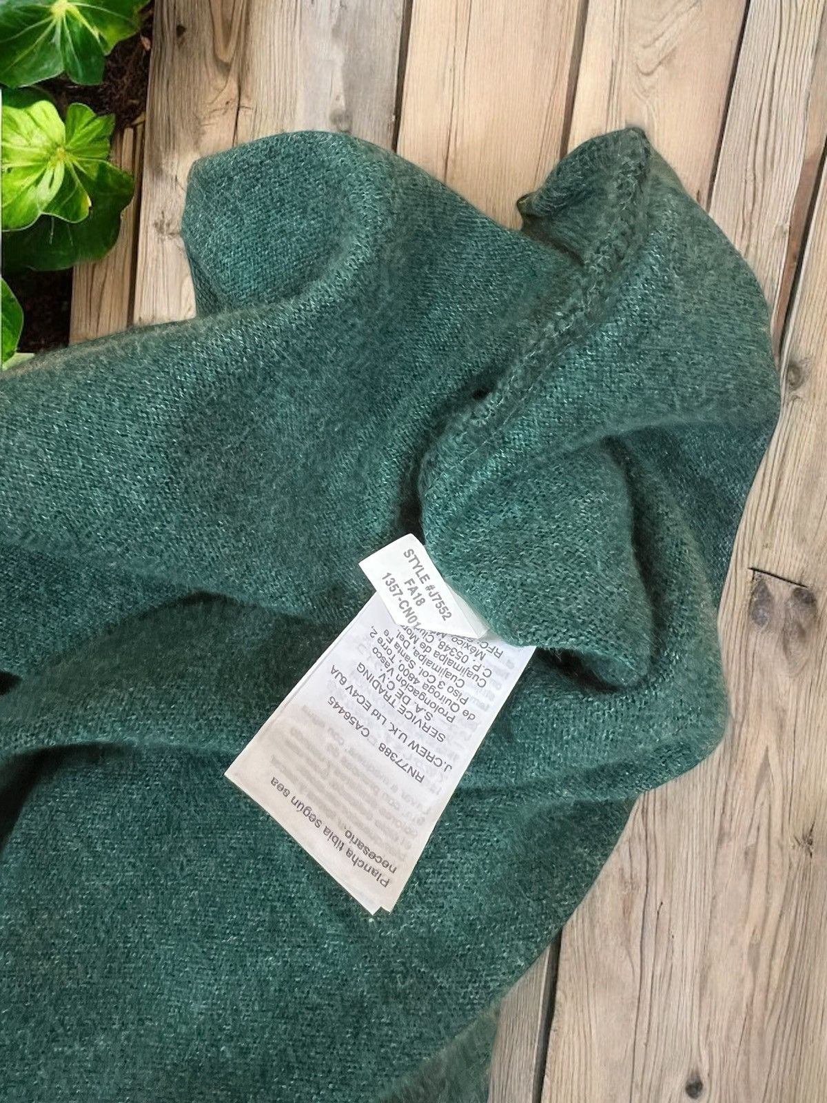 J.Crew J.Crew Dark Green V Neck pull size M Size US M / EU 48-50 / 2 - 7 Thumbnail
