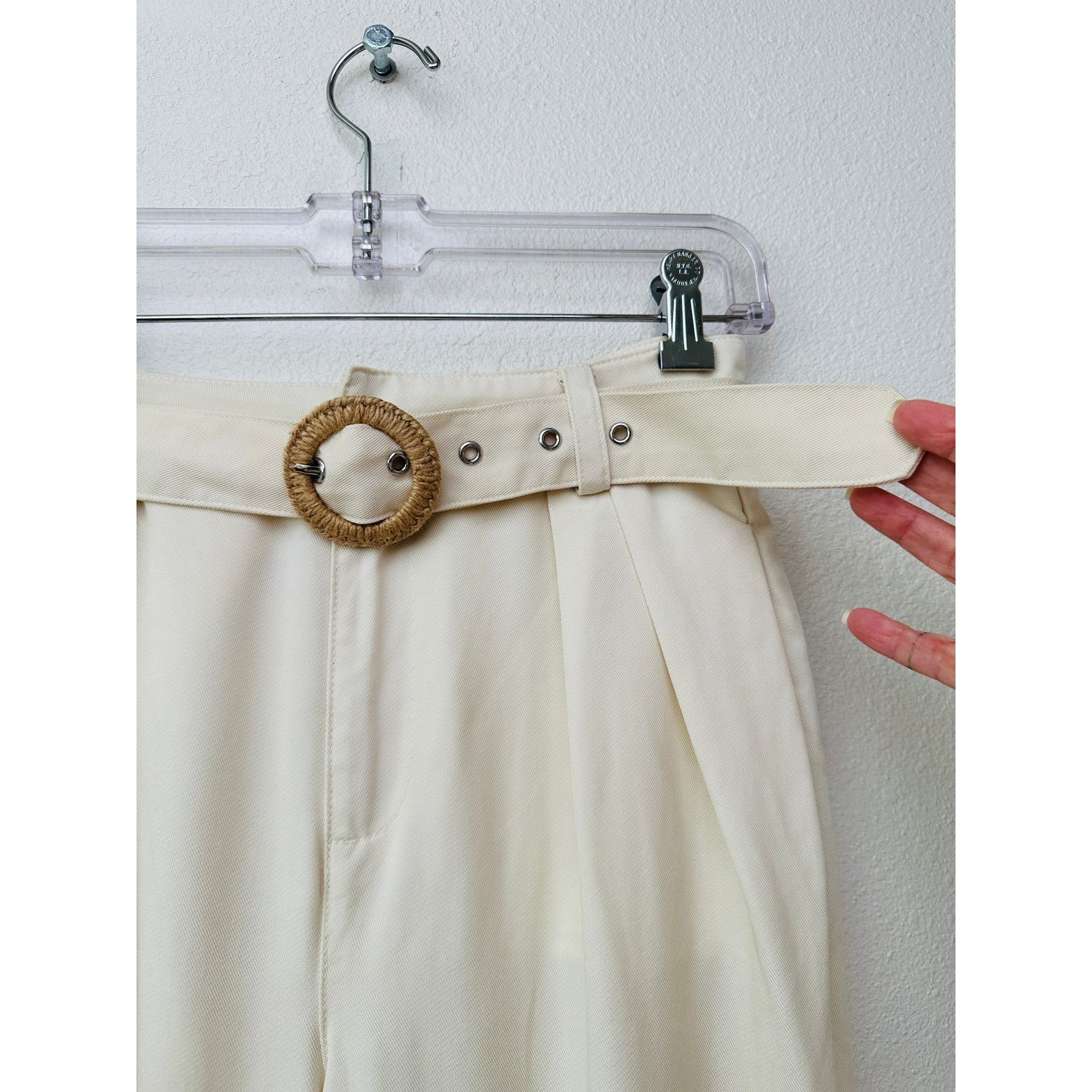 Paige PAIGE Birch Cream Wide Leg Pleated Pants w/ Belt Women US 0 Size 25" / US 0 / IT 36 - 4 Thumbnail