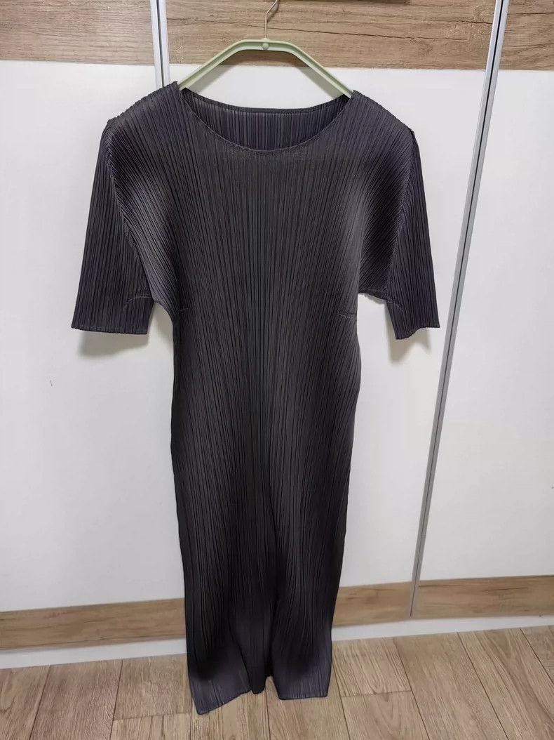 Issey Miyake Issey Miyake size:2 Grey pleated dress Size M / US 6-8 / IT 42-44 - 3 Thumbnail