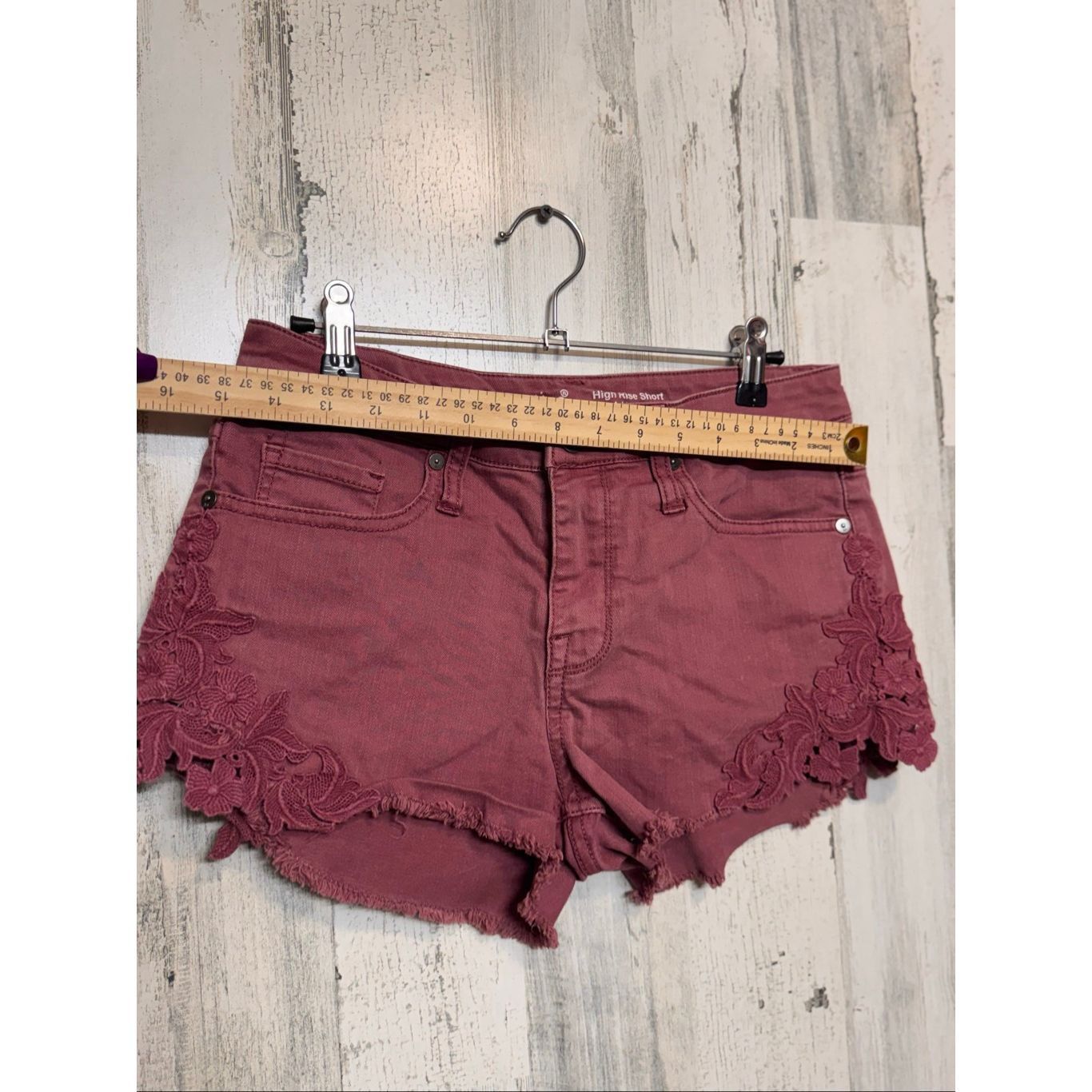 Mossimo Massimo Denim High Rise Shorts Size 6/28 Burgundy Lace Hem Super Stretch Size 28" / US 6 / IT 42 - 7 Thumbnail