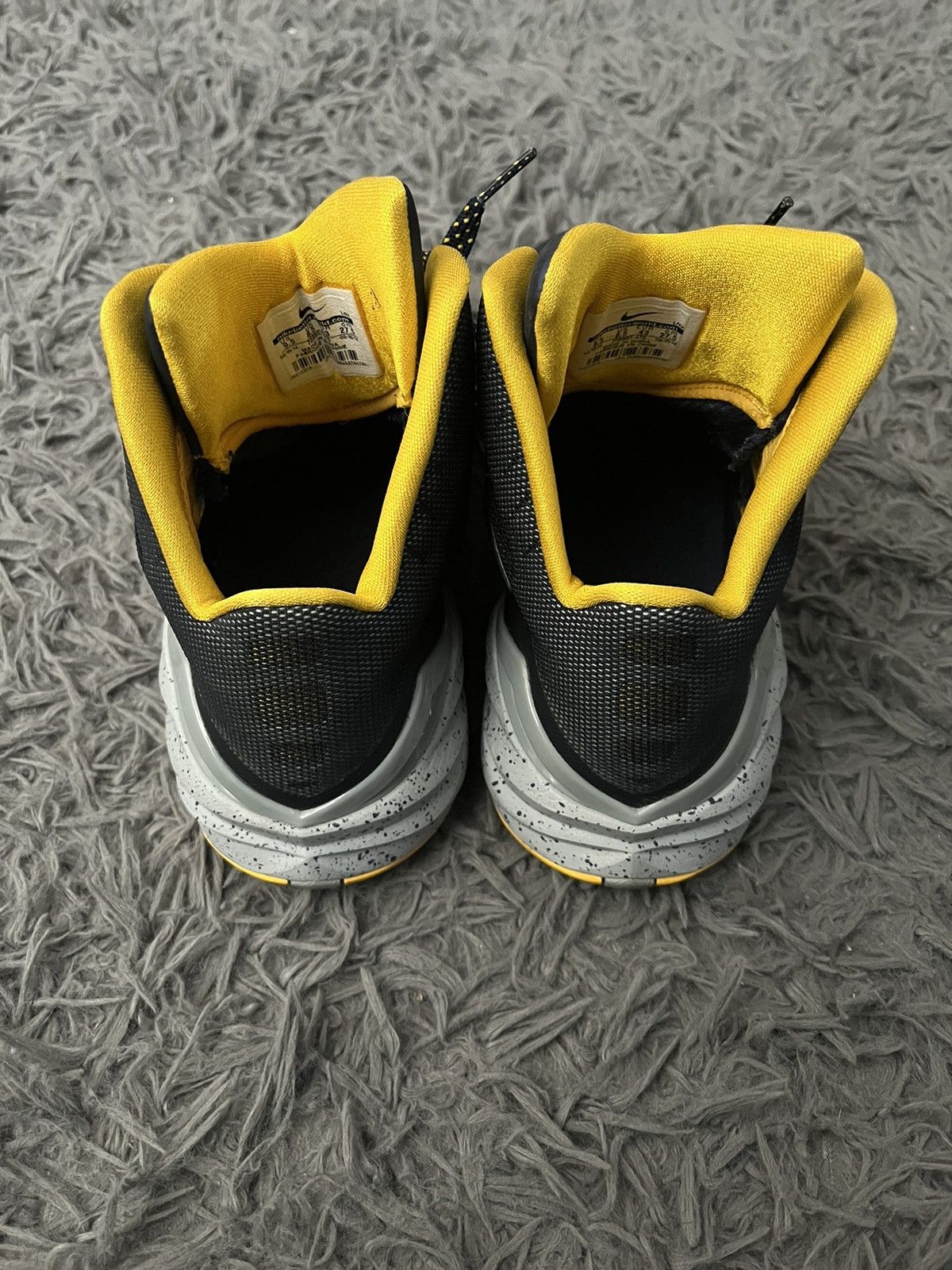Nike Rare Nike Hyperdunk Paul George 2014 “Pacers” Size 9.5 Size US 9.5 / EU 42-43 - 3 Thumbnail