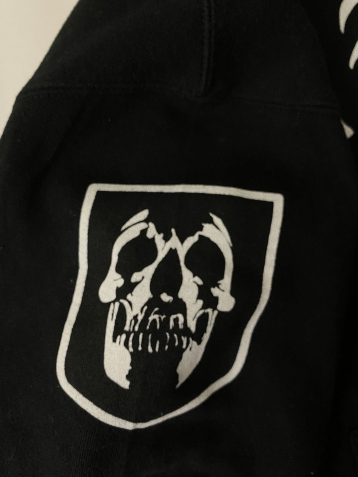 Band Tees THE DEFTONES HOODIE. Size US M / EU 48-50 / 2 - 5 Thumbnail