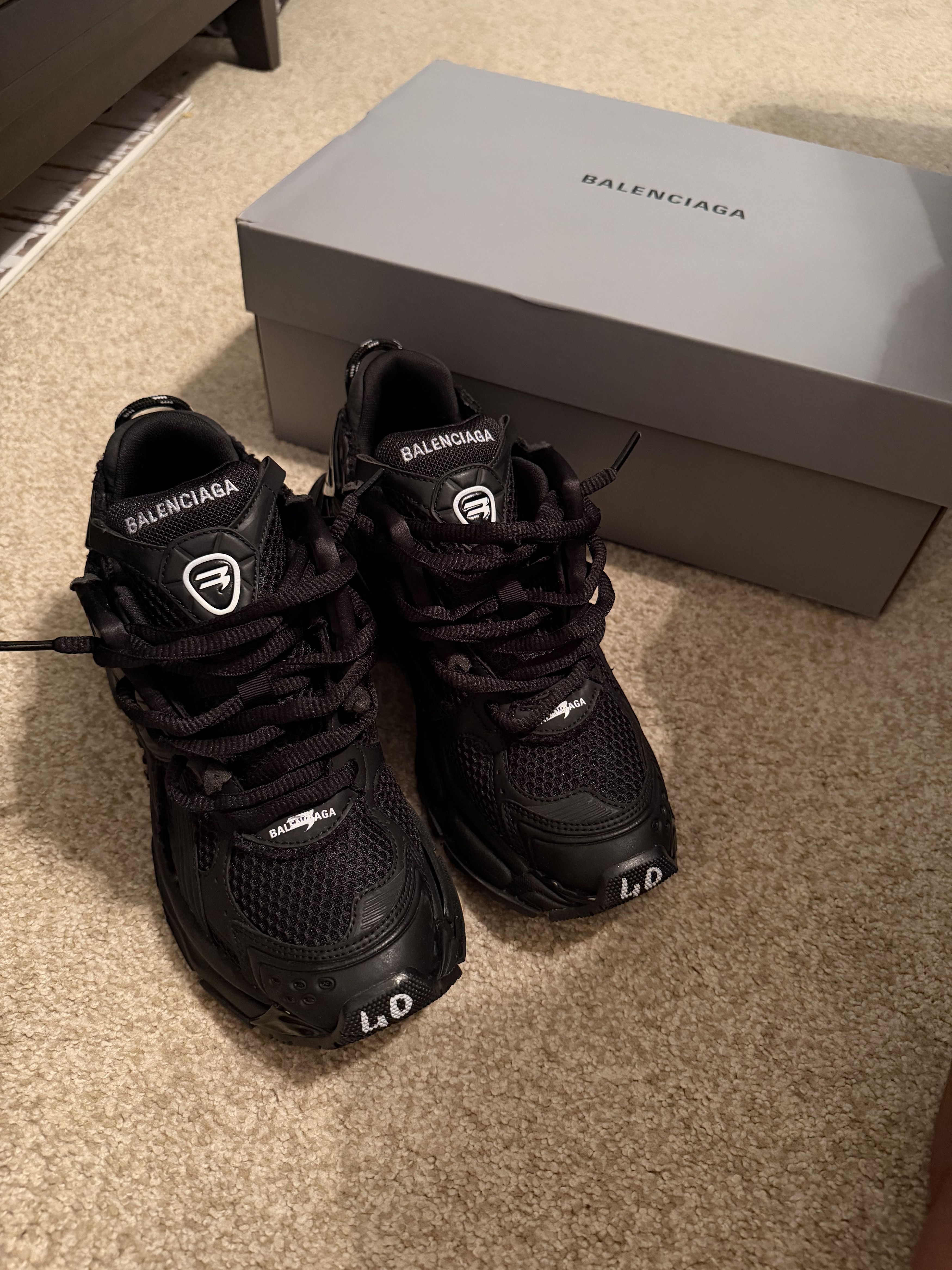 Balenciaga Balenciaga Runners Matte Black Size US 7.5 / EU 40-41 - 1 Thumbnail