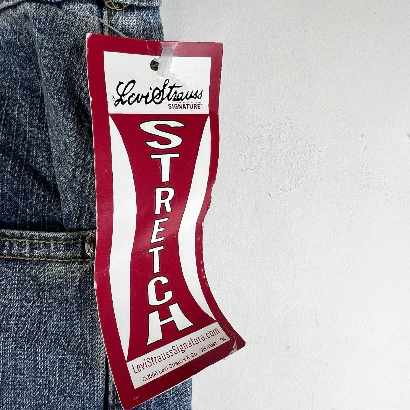 Levi's VINTAGE Levi's Signature Modern Boot Cut Denim Jeans Women 16 Blue 39x33 NWT Slim Stretch Leather Logo Zipper Button 5-Pocket Jeans Mens? Size 38" / US 16 / IT 52 - 7 Thumbnail