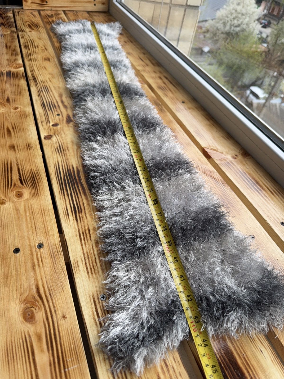 Japanese Brand 00s Archive Japanese Y2K Fuzzy Fur Shaggy Scarf Gray Kawaii Size ONE SIZE - 5 Thumbnail