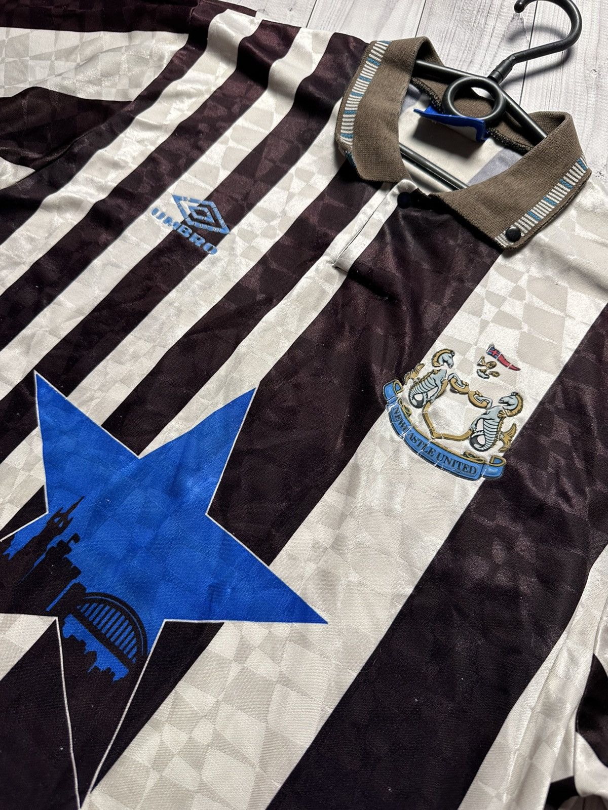 Umbro × Vintage Vintage New Castle United soccer jersey Umbro size XL logo Size US XL / EU 56 / 4 - 4 Thumbnail