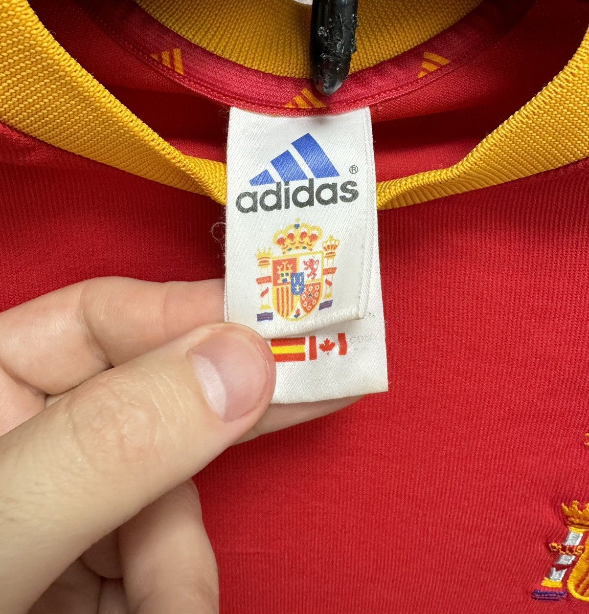 Vintage Spain vintage soccer jersey M size equipment 2002 Size US M / EU 48-50 / 2 - 4 Thumbnail