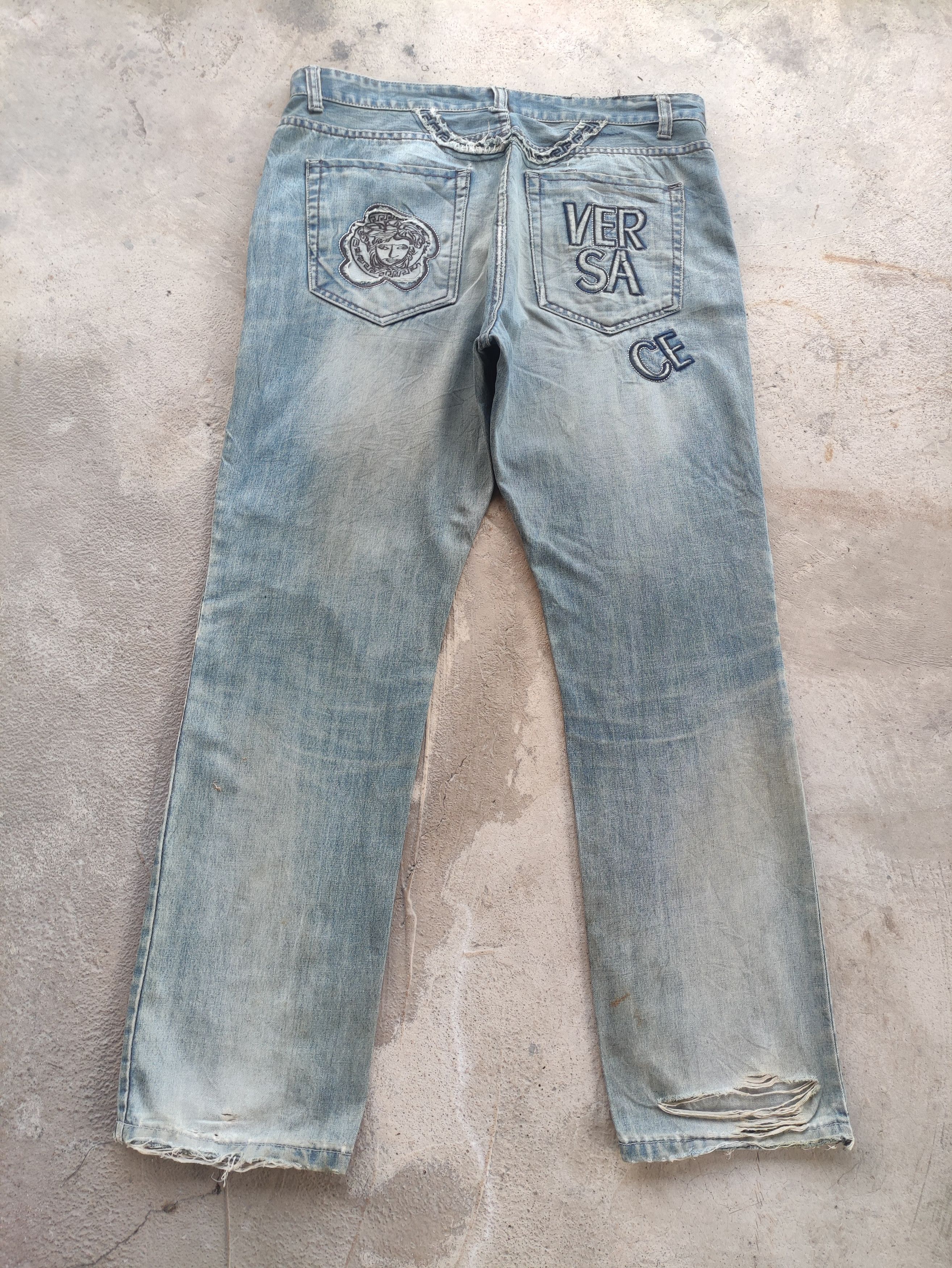 Versace Vintage Versace Button Jean Distressed Faded Denim Size US 40 / EU 56 - 9 Thumbnail