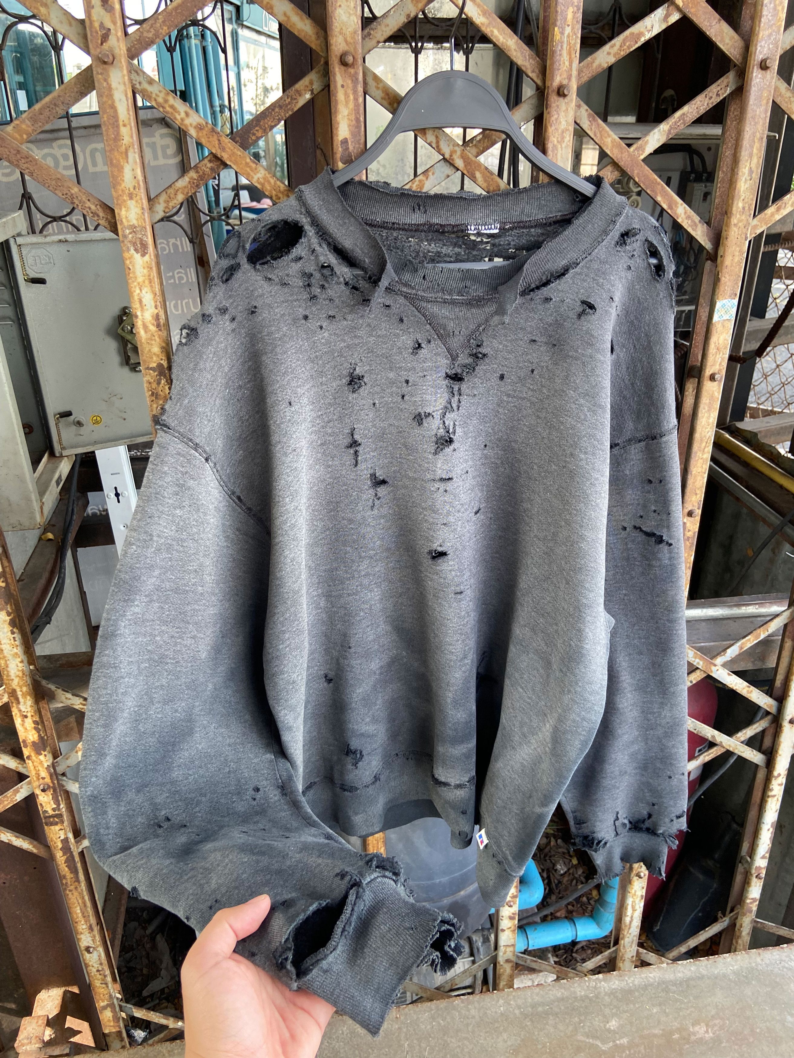 Vintage Thrashed Distressed & Faded Russell Sweatshir ERD Grunge Size US L / EU 52-54 / 3 - 7 Thumbnail