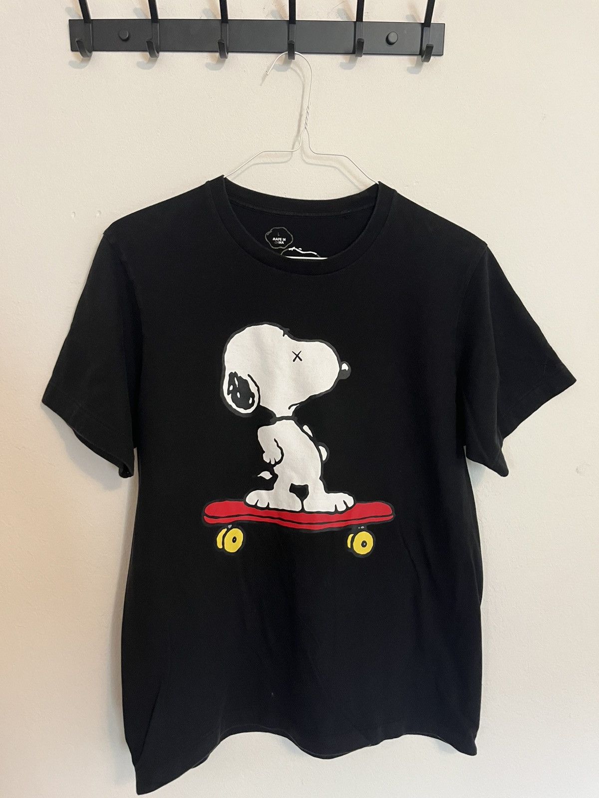 Kaws KAWS X PEANUTS Snoopy Tee (2017) Size US L / EU 52-54 / 3 - 1 Thumbnail