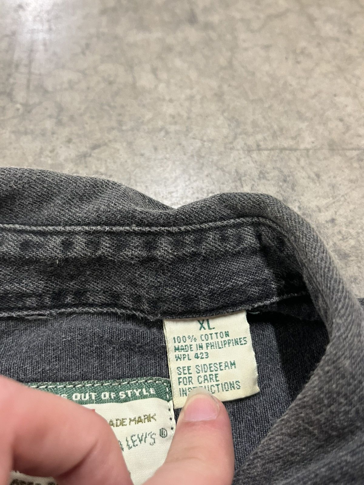 Levi's × Vintage Levi’s button up denim shirt preppy fall streetwear hype Size US XL / EU 56 / 4 - 9 Thumbnail