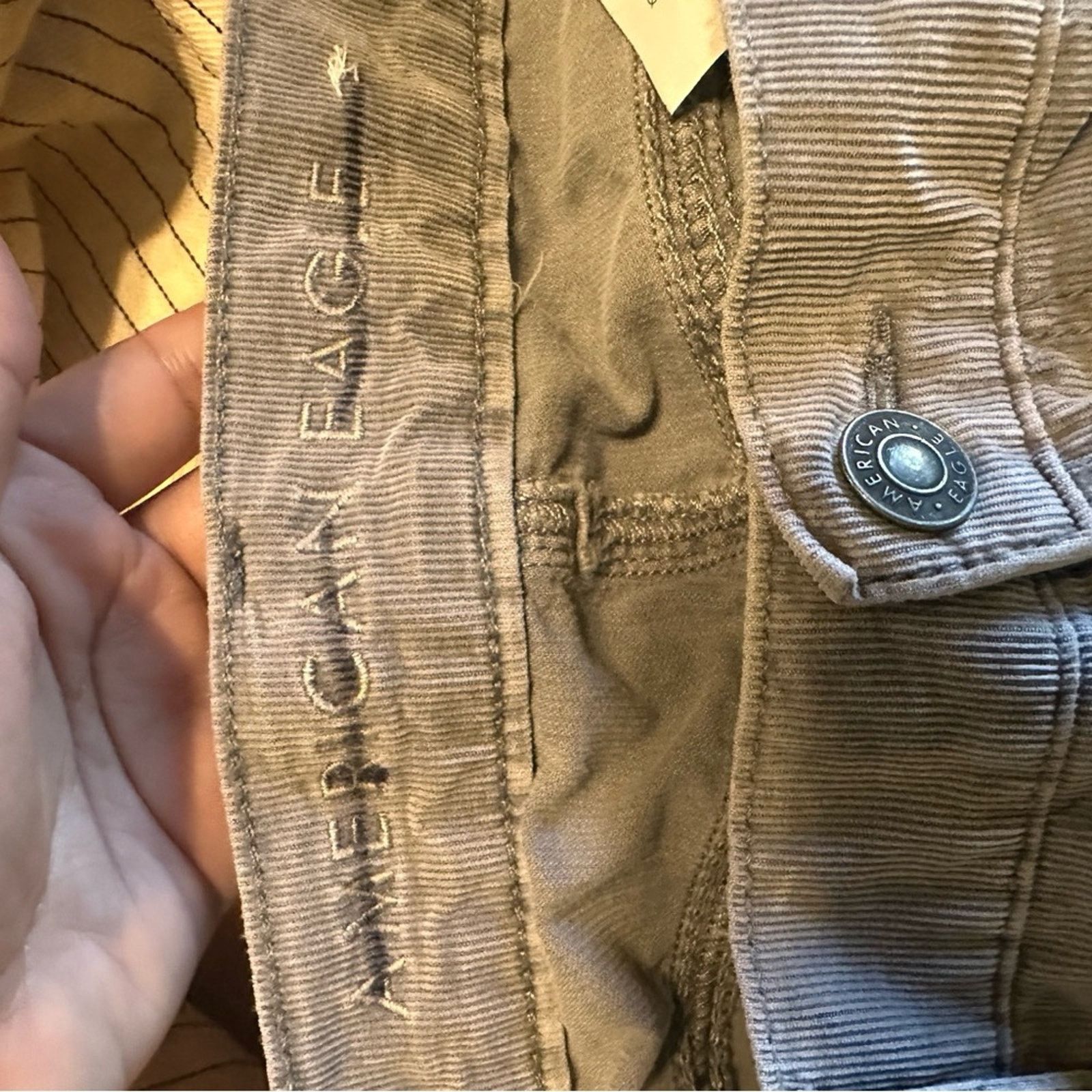 American Eagle Outfitters American Eagle Grey Corduroy Mom Jeans HighWaist Vintage Fit Size 26" / US 2 / IT 38 - 4 Thumbnail