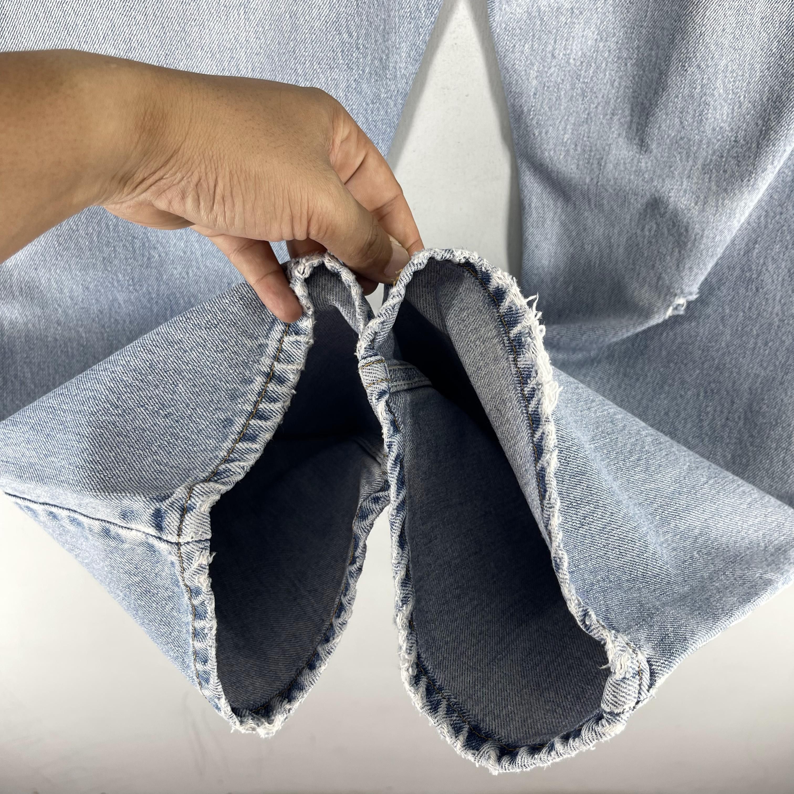 Jean × Levi's Vintage Clothing Size 39 Vintage Y2K Levis 505 Distressed Ripped Jeans Size US 39 - 12 Thumbnail