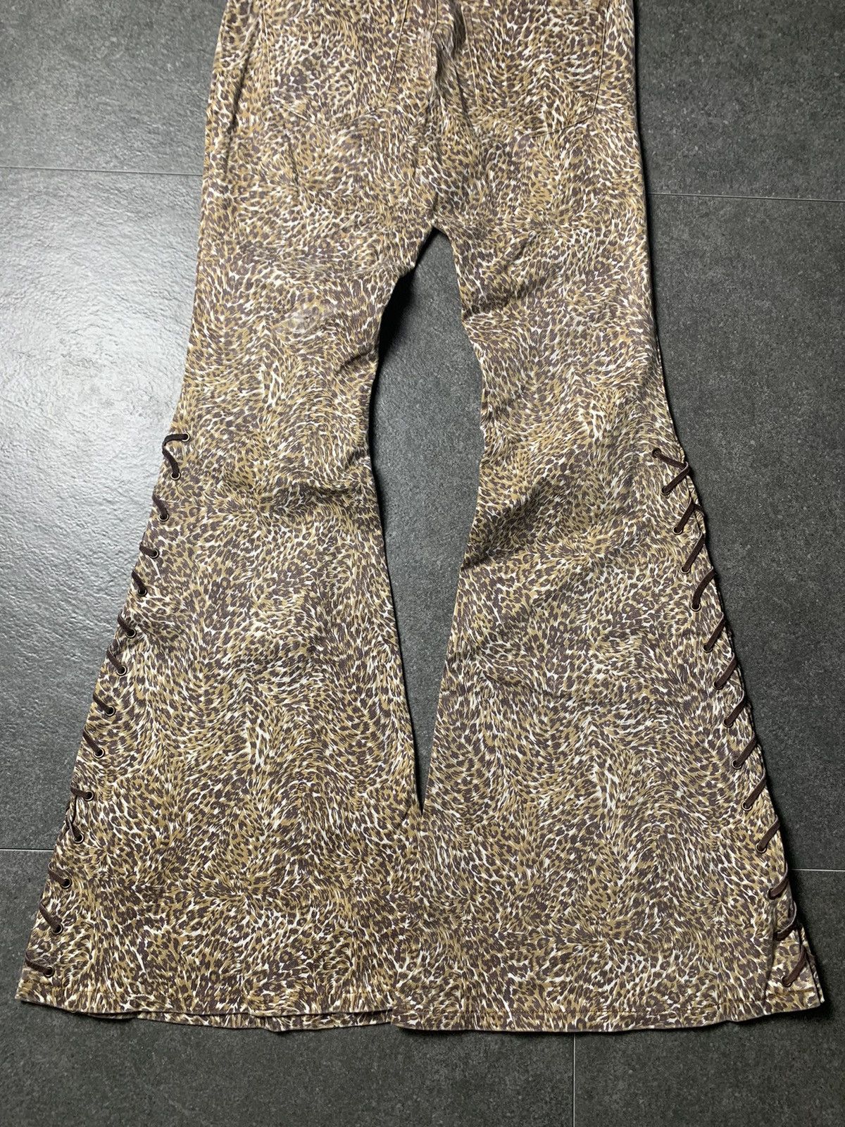 If Six Was Nine × Japanese Brand × Le Grande Bleu (L.G.B.) Cecil McBee Leopard Lace-Up Super Flared Pants Size 29" - 11 Thumbnail