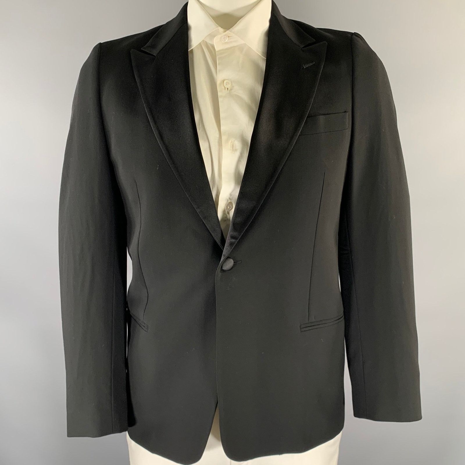 Emporio Armani EMPORIO ARMANI Size 44 Black Wool Peak Lapel Sport Coat Size 44R - 1 Thumbnail
