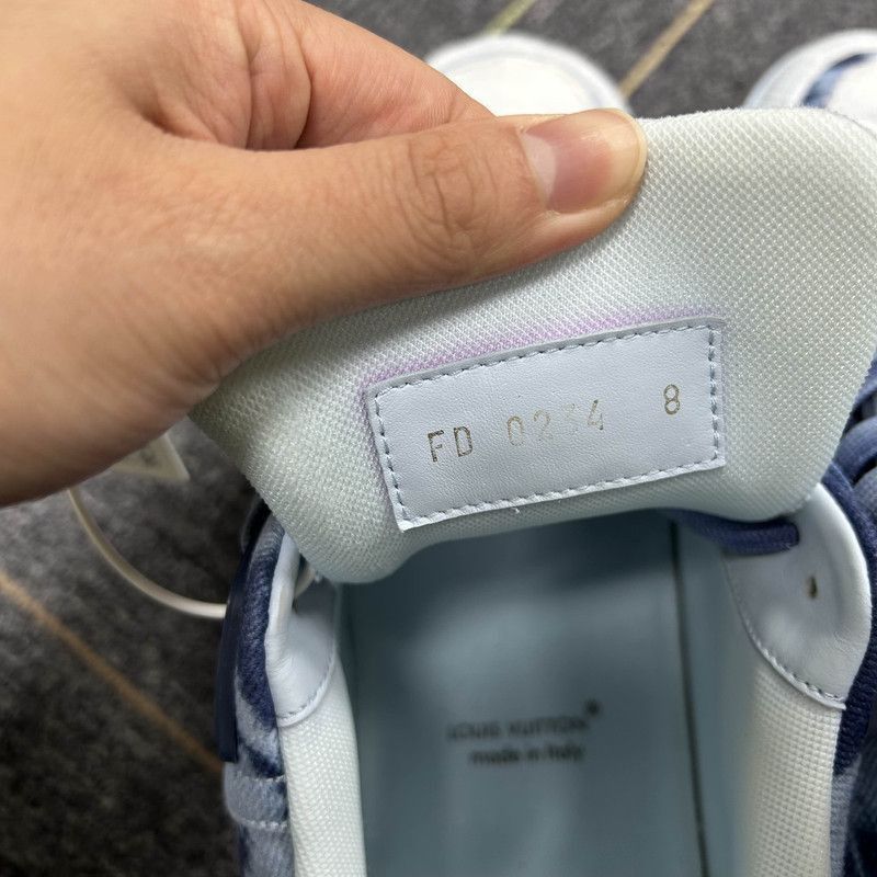 Louis Vuitton Louis Vuitton Trainer Round Toe Sneakers in Denim Blue -250 Size US 8.5 / EU 41-42 - 5 Thumbnail