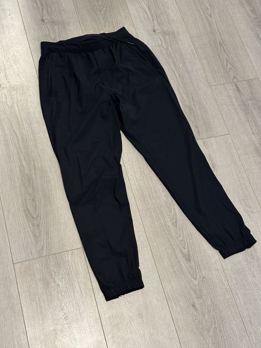 Lululemon Surge Jogger 26