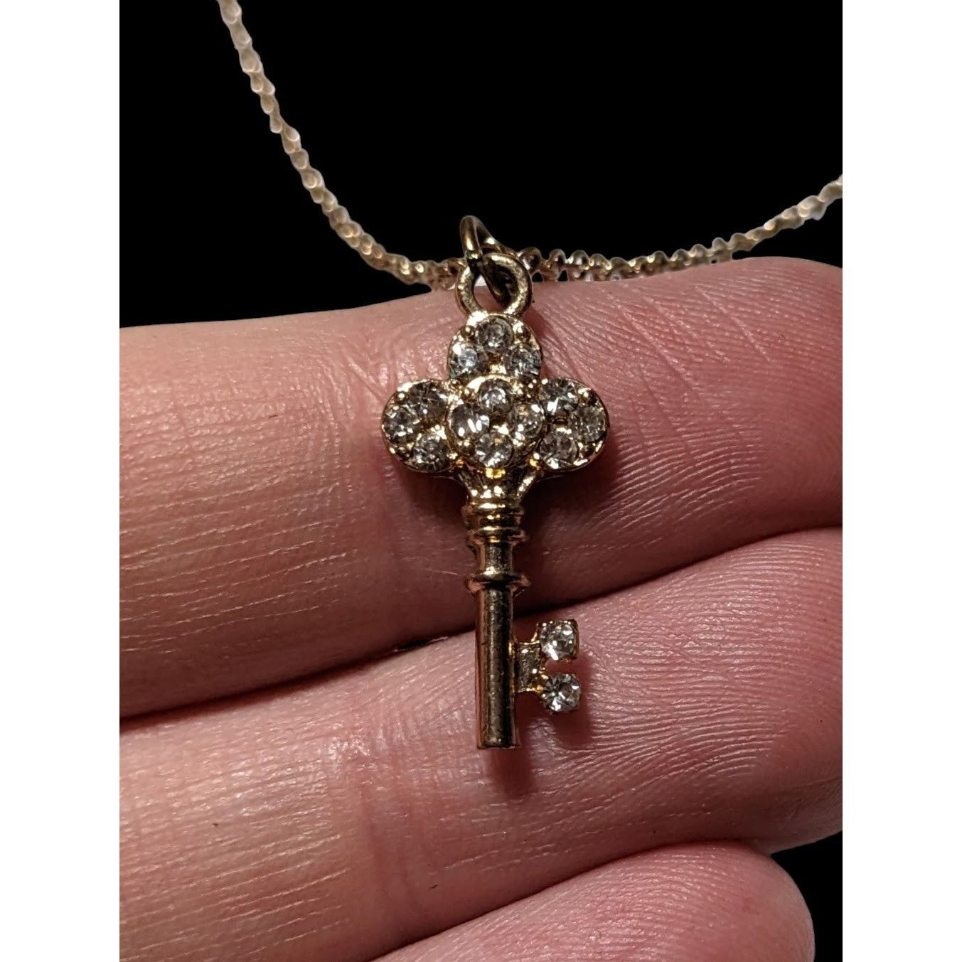 Other Minimalist Glam Gold Rhinestone Key Necklace Size ONE SIZE - 4 Thumbnail