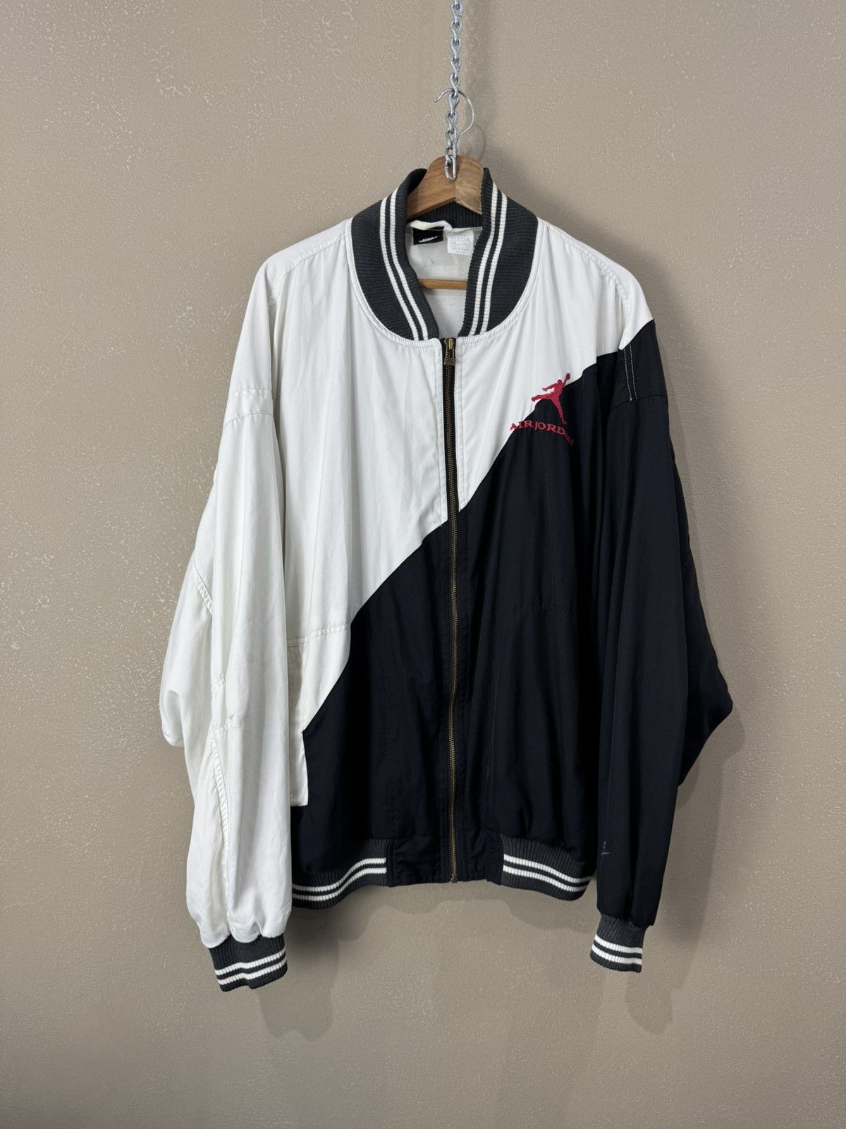 Nike 90s Vintage Nike Air Jordan Training Jacket Windbreaker Size US XXL / EU 58 / 5 - 1 Thumbnail