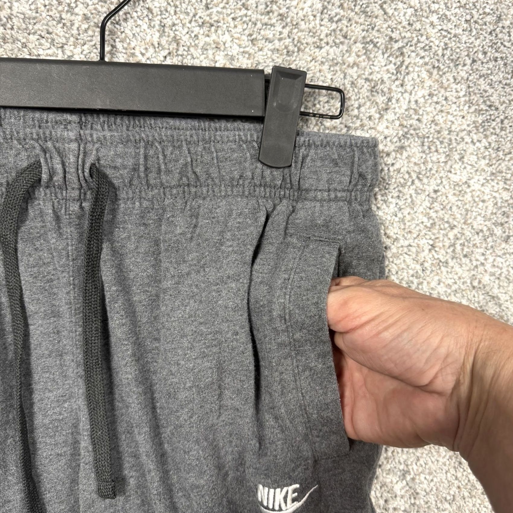 Nike Nike Sweatpants Mens M Gray Club Fleece Athletic Joggers Gorpcore Tapered Inseam 26" Waist 30" Regular Fit Pockets Casual Activewear Size US 31 - 7 Thumbnail