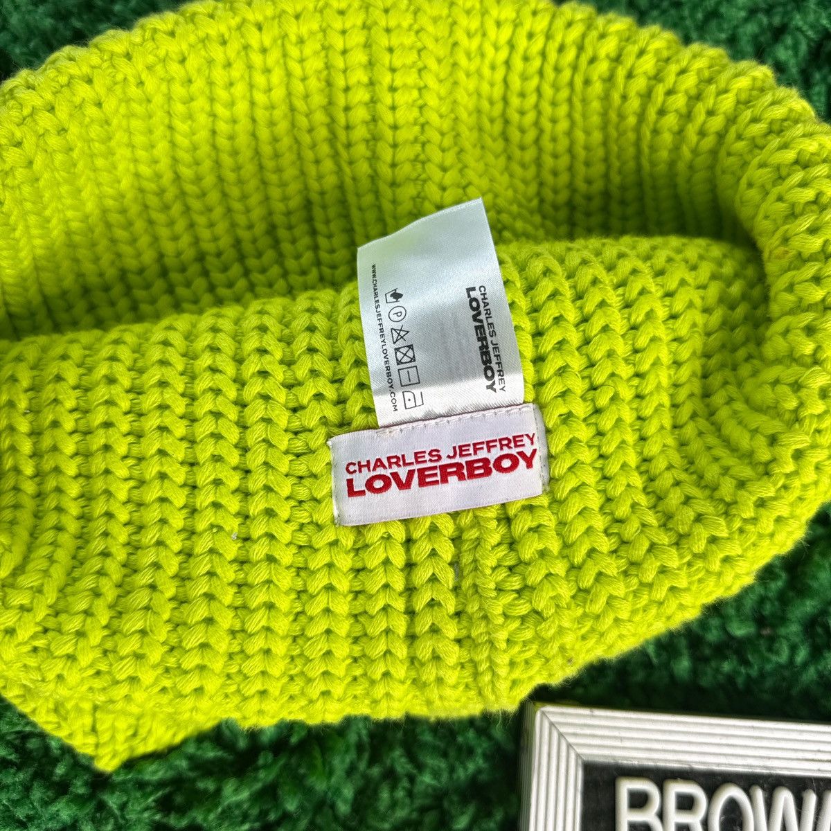 Charles Jeffrey LOVERBOY Charles Jeffrey Loverboy Chunky Ears beanie Neon Green Size ONE SIZE - 3 Thumbnail
