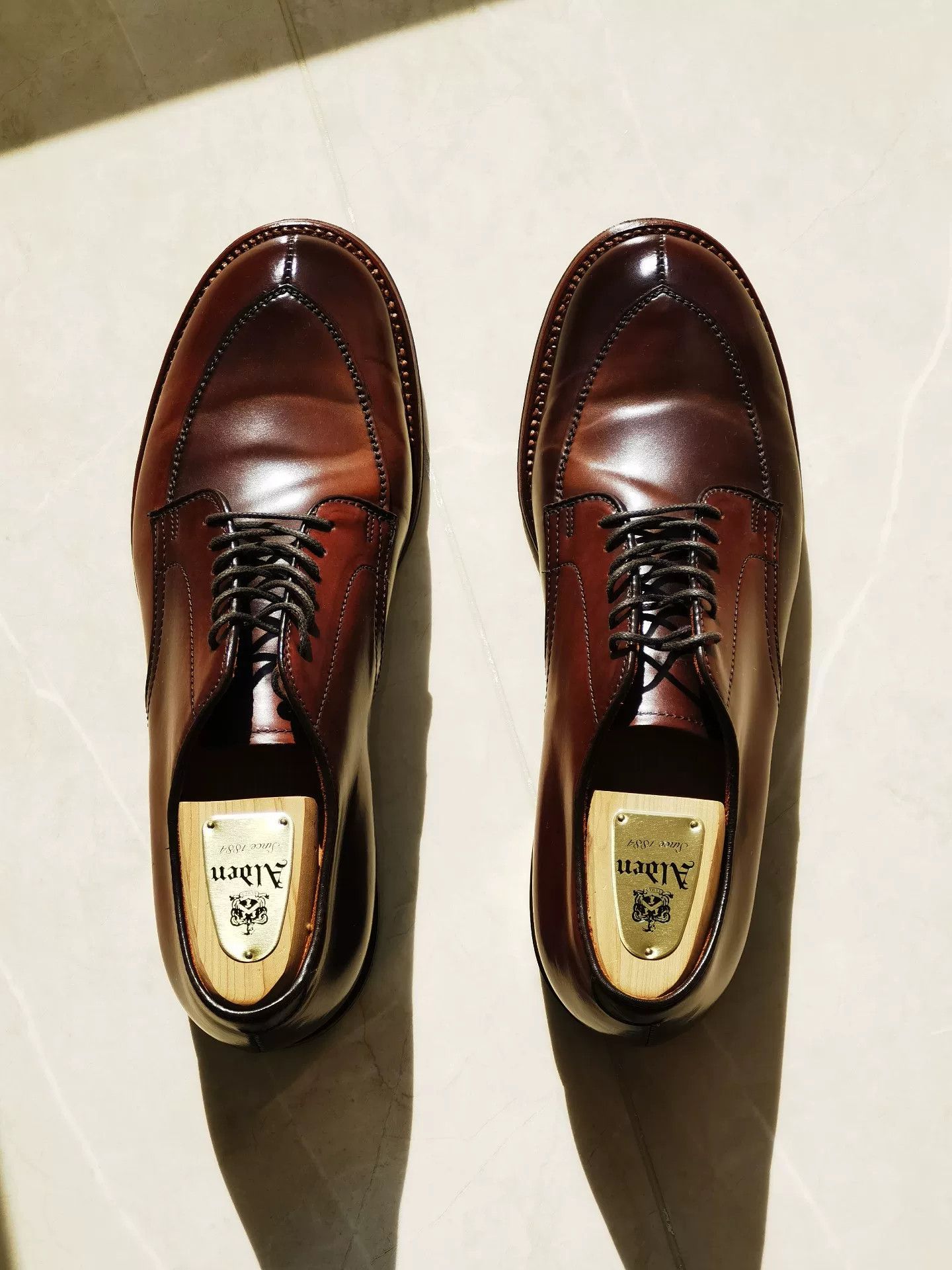 Alden Aledn V-tip Leather Shoes Size US 9 / EU 42 - 1 Preview