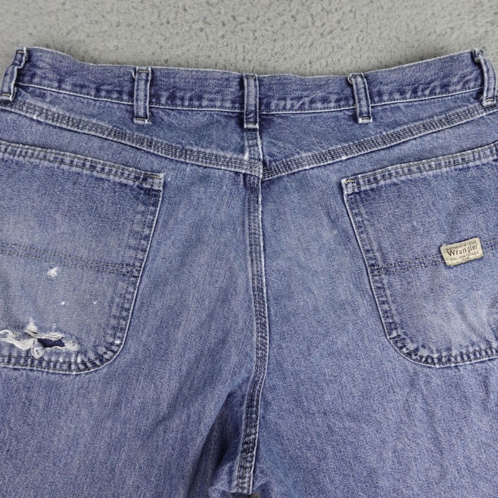 Wrangler Wrangler Jeans Mens 34x29 Blue Denim Distressed Baggy 5-Pocket Relaxed Straight Vintage No N/A Size US 36 / EU 52 - 7 Thumbnail
