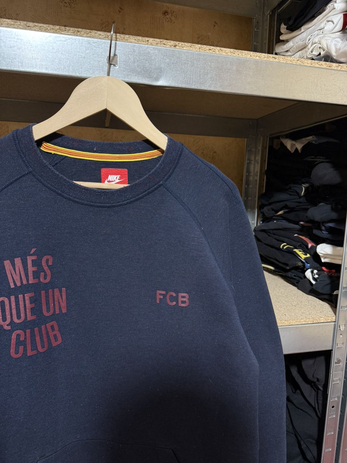 Nike Vintage Nike Tech FC Barcelona Mes Que Un Club Sweatshirt Size US L / EU 52-54 / 3 - 4 Thumbnail