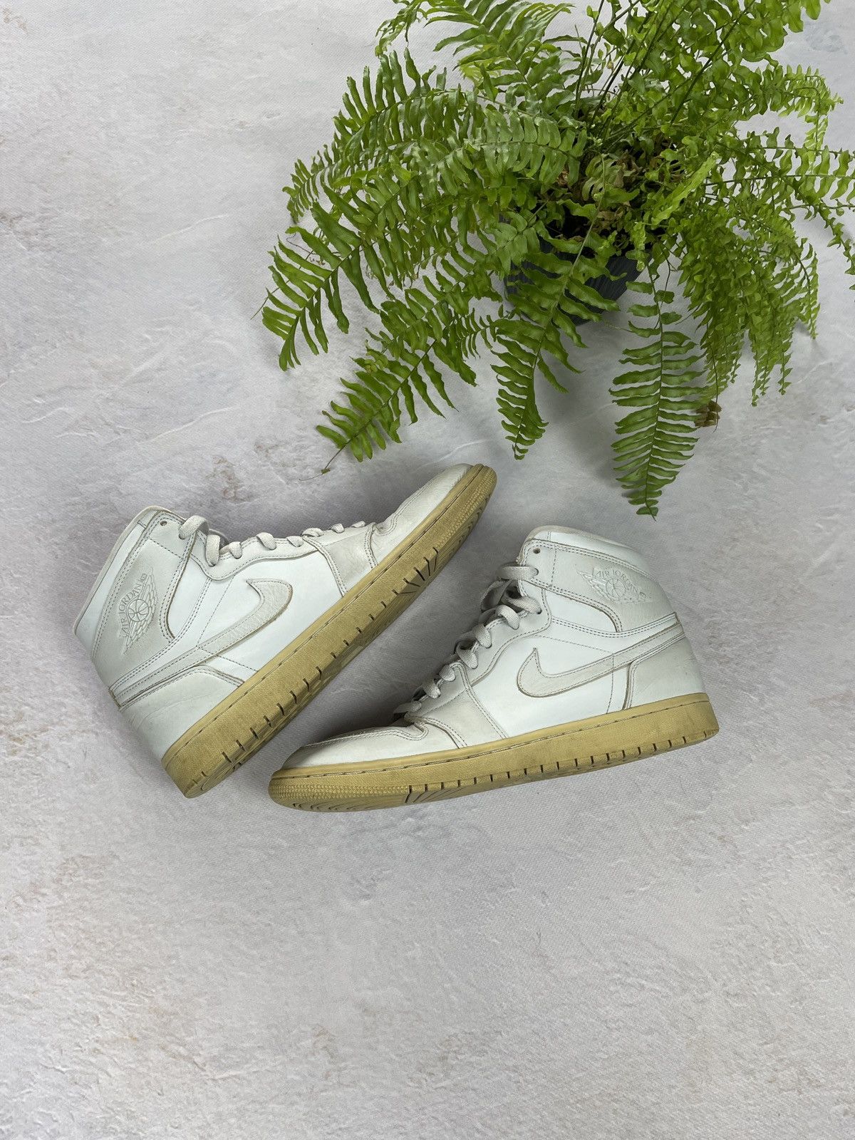 Jordan Brand × Nike Nike Air Jordan 1 Retro High Pure Platinum Sneakers Size US 9.5 / EU 42-43 - 2 Thumbnail