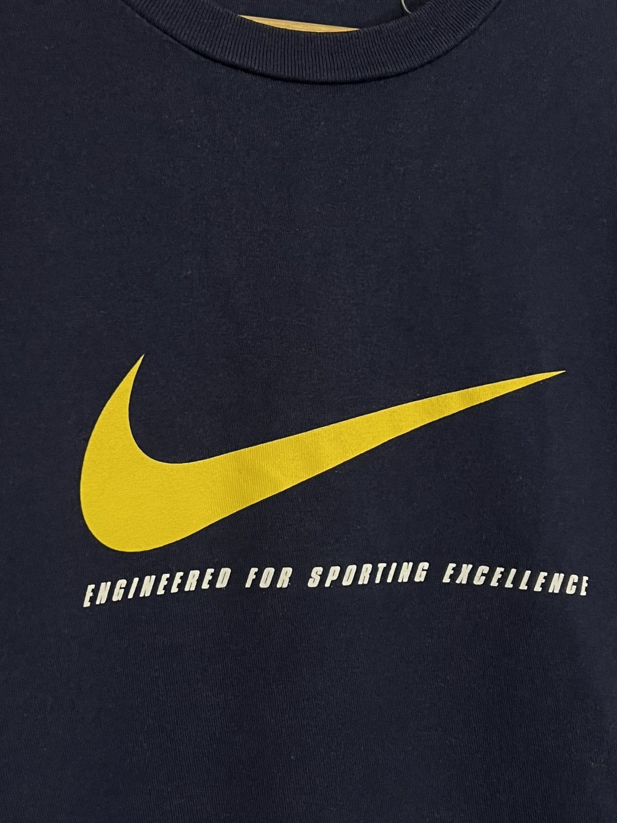 Other Vintage Men’s Nike T-Shirt Big Central Logo Tee Swoosh Y2K Size US XXL / EU 58 / 5 - 3 Thumbnail