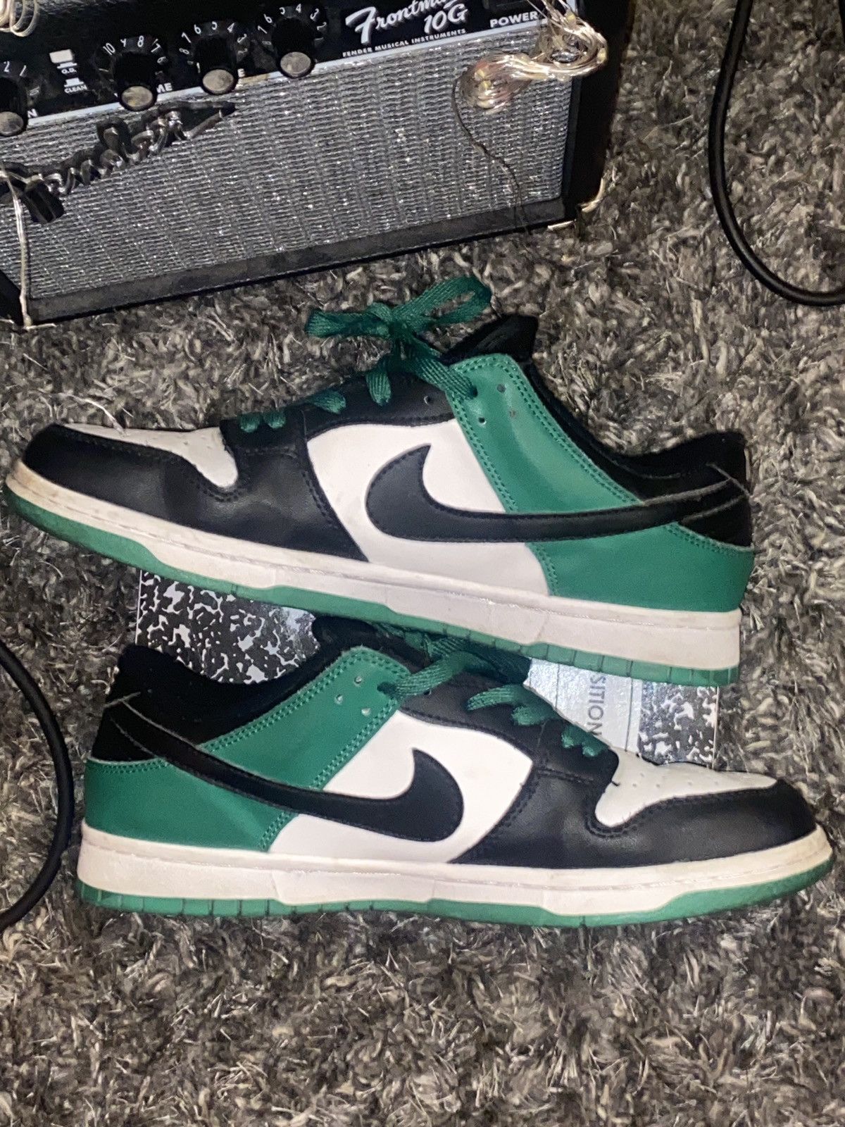 Nike LowTop Dunks Size US 8.5 / EU 41-42 - 2 Thumbnail