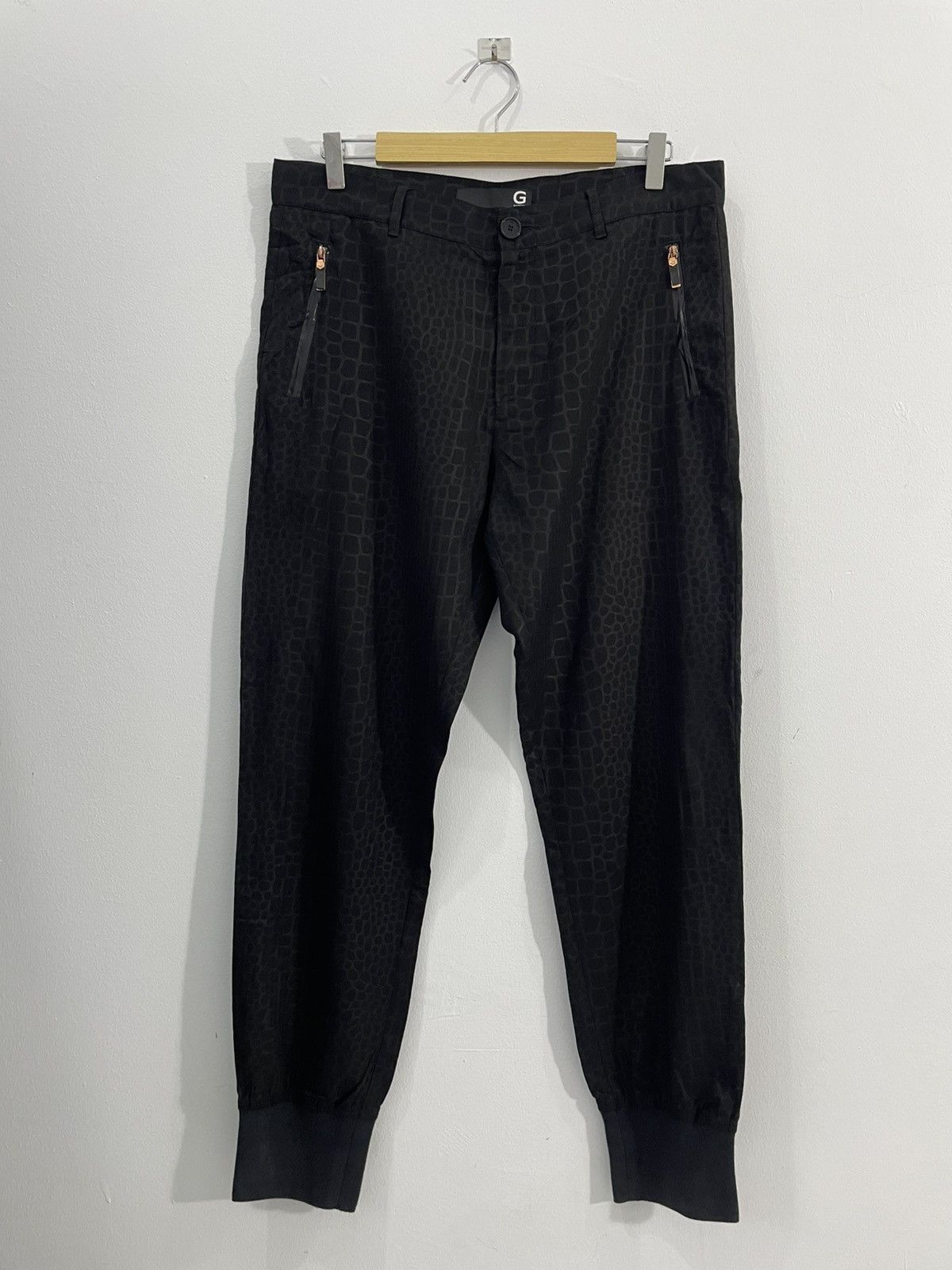 Givenchy Givenchy Crocodile-Embossed Textured Pants Size 34" / US 12 / IT 48 - 1 Thumbnail