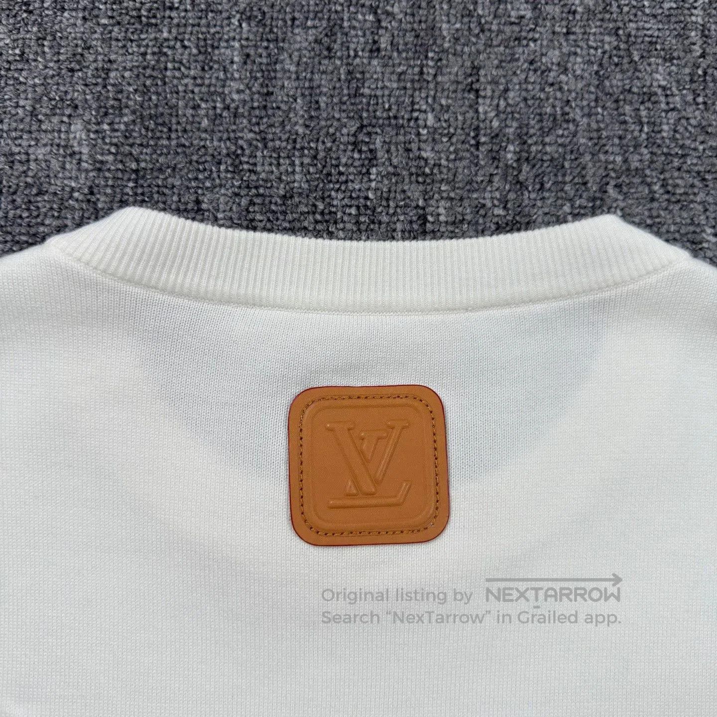 Louis Vuitton LV 25 White Embossed Leather Patch Short-Sleeve. Size US M / EU 48-50 / 2 - 7 Thumbnail