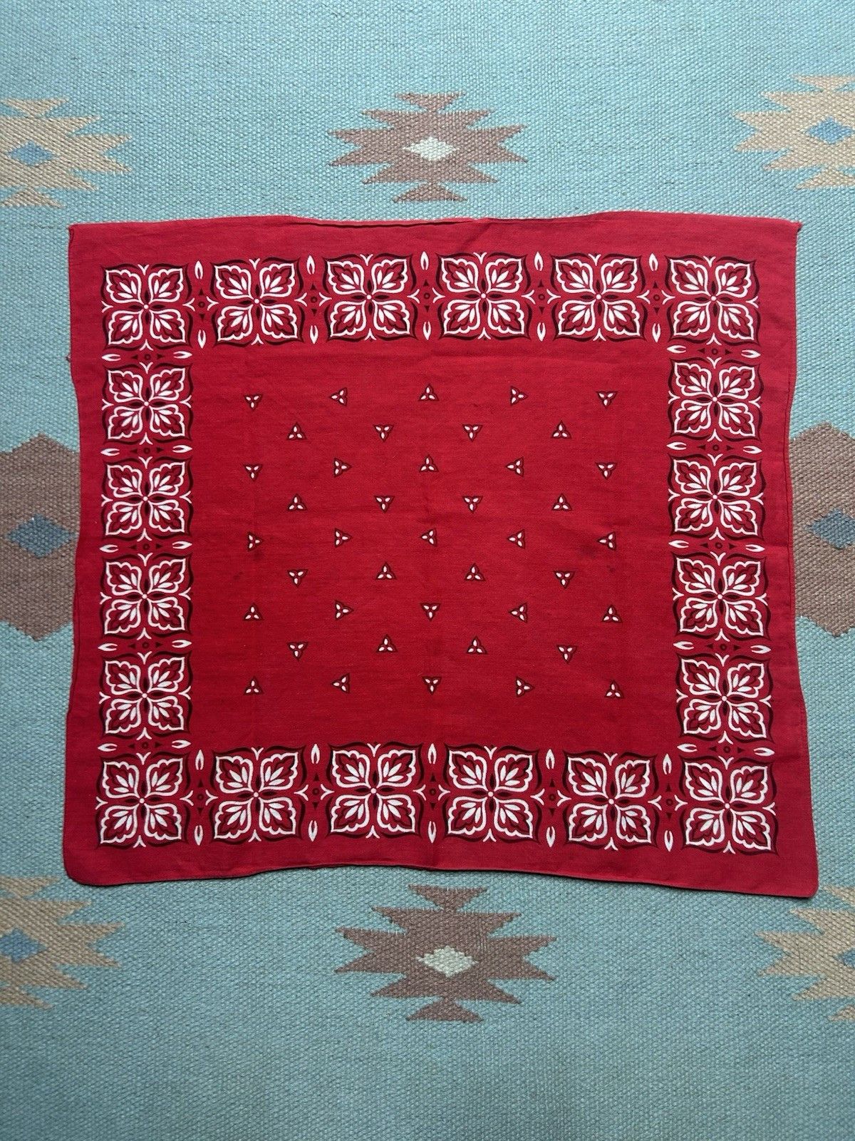 Vintage Vintage bandana handkerchief cotton soft flowers floral red Size ONE SIZE - 7 Thumbnail