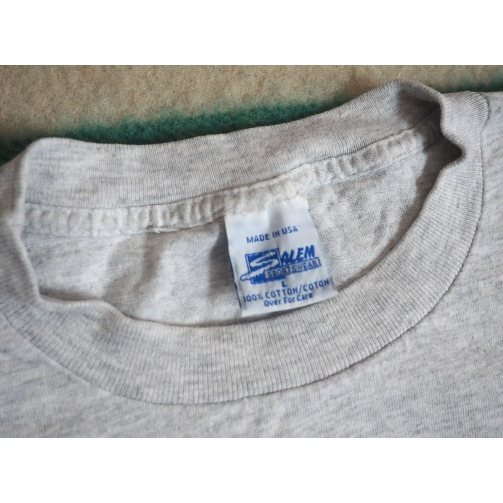 Vintage VTG Salem University Florida Gators Gray College Tee T-Shirt Mens L Graphic Tee 1990s US Made Cotton Short Sleeve Mens Gators Shirt Size US L / EU 52-54 / 3 - 3 Thumbnail