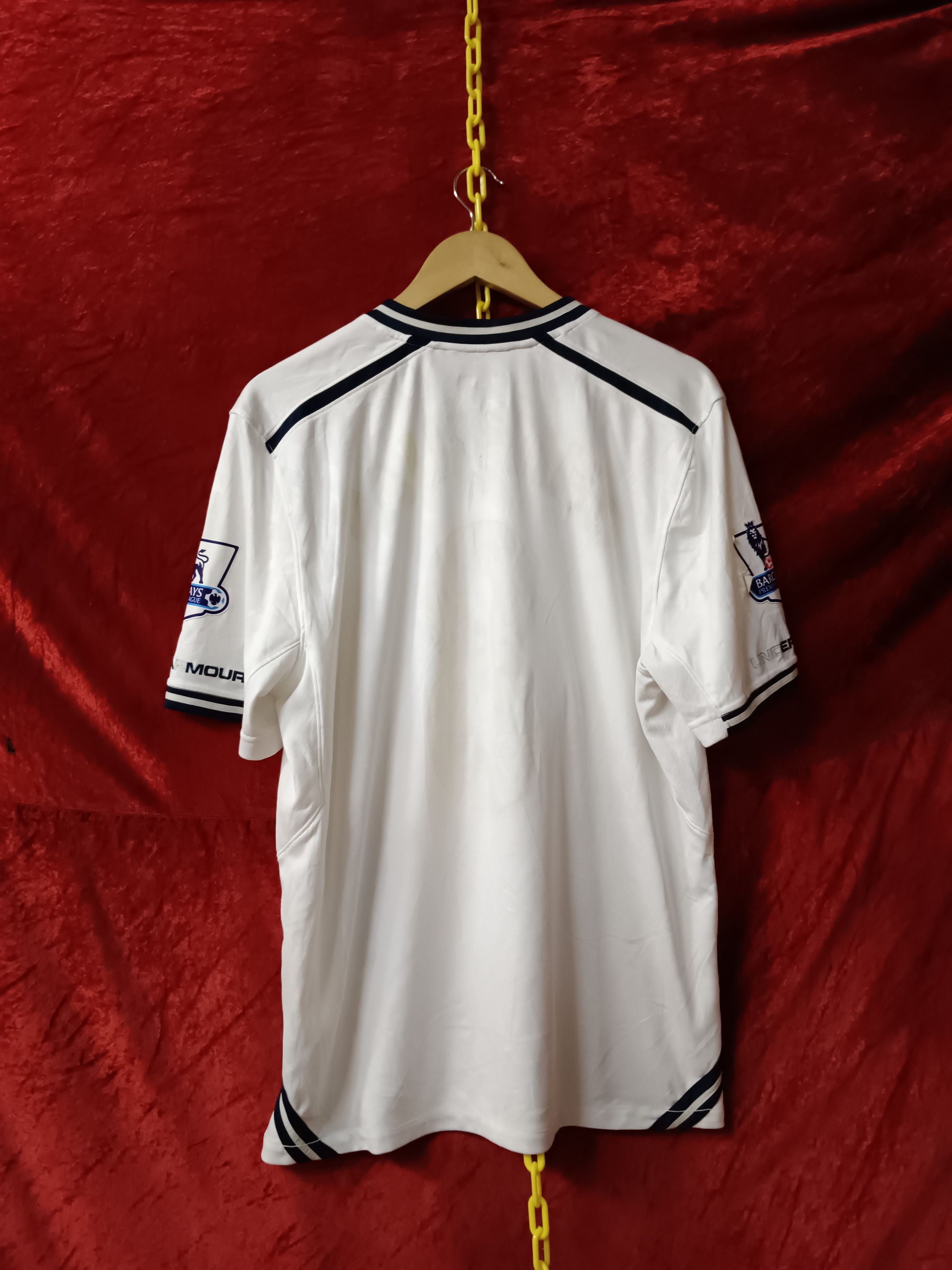 Under Armour Tottenham Hotspurs 2013/2014 Player Issue No 8 Paulinho Size US L / EU 52-54 / 3 - 14 Thumbnail