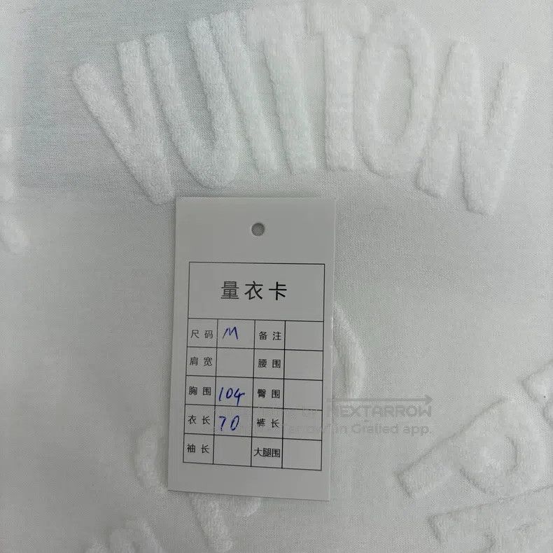 Louis Vuitton Louis Vuitton Flocking full printed logo short sleeve Size US M / EU 48-50 / 2 - 7 Thumbnail