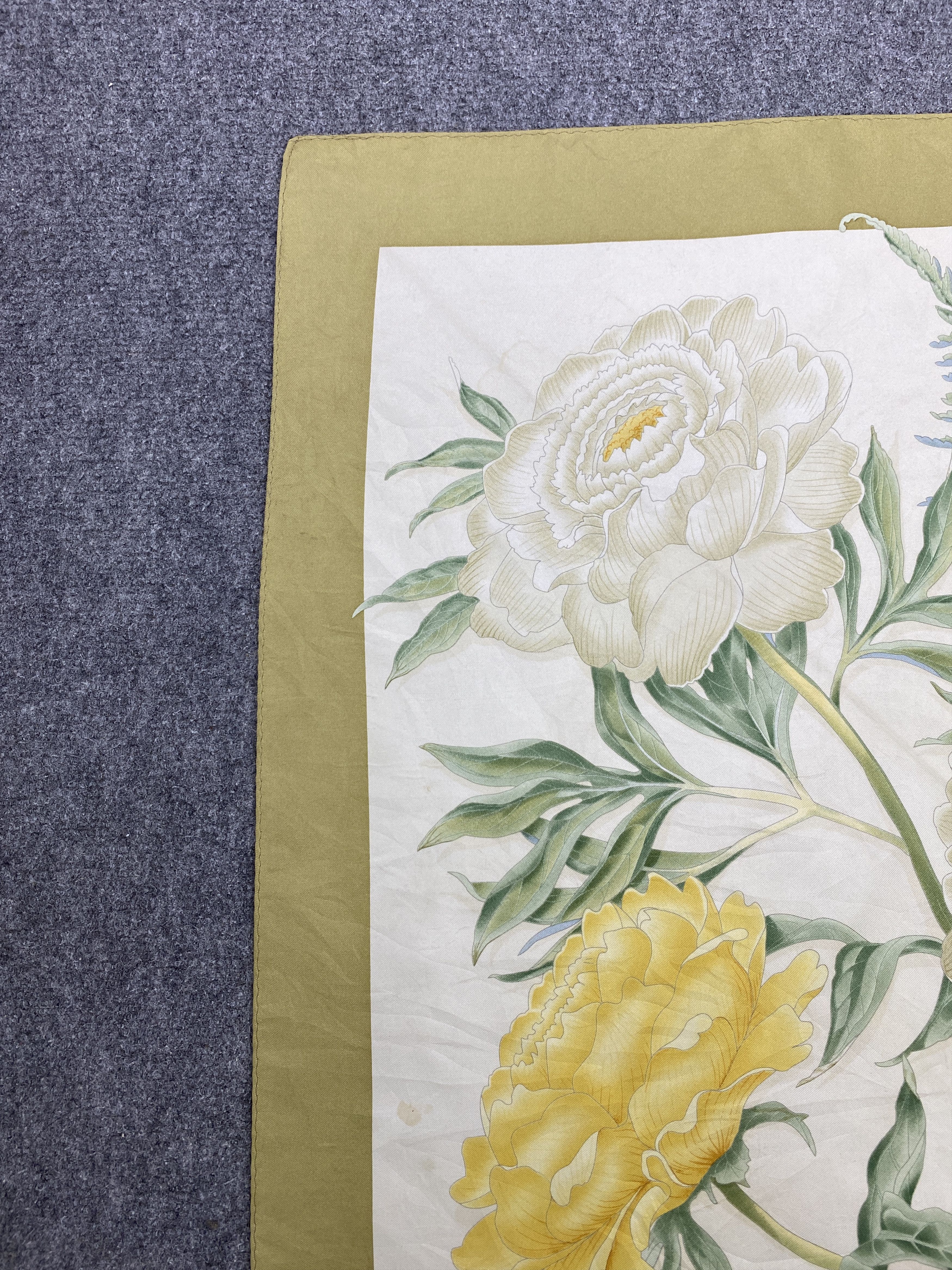 Japanese Brand Vintage Japanese Brand Floral Silk Scarf SN0100 Size ONE SIZE - 6 Thumbnail