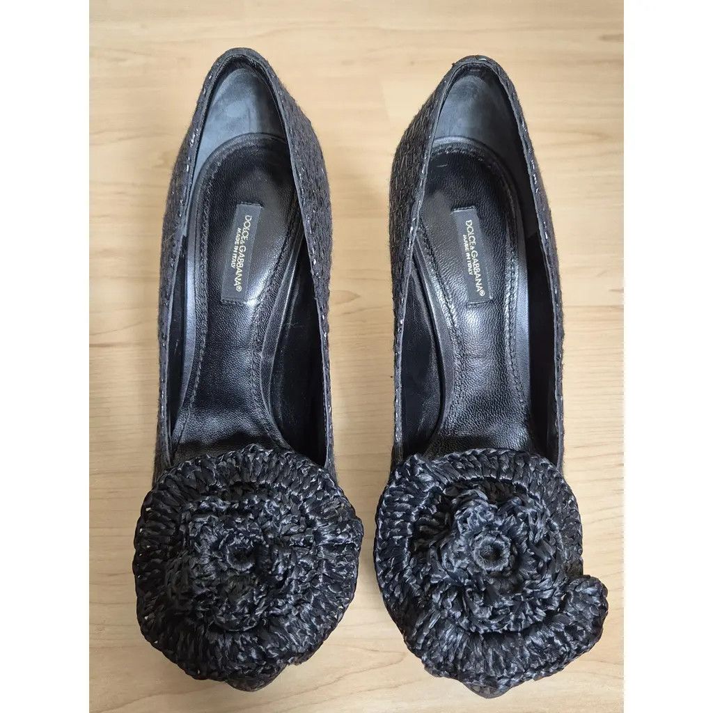 Dolce & Gabbana Dolce & Gabbana Black Raffia Rosette Pumps Size US 7.5 / IT 37.5 - 6 Thumbnail