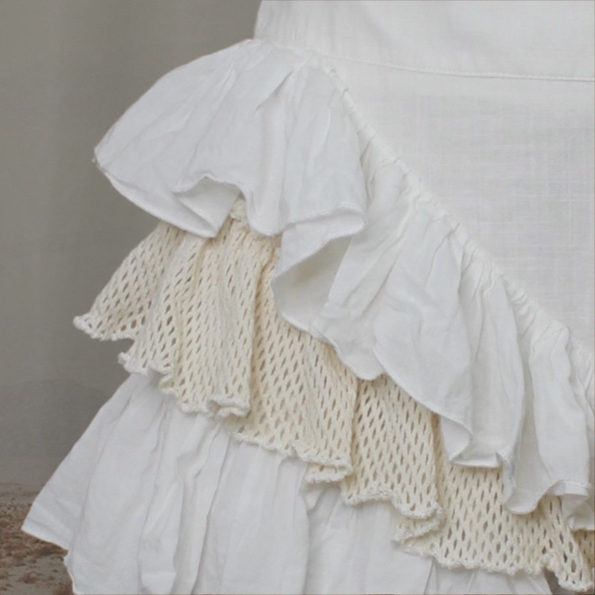 Vintage 🫧RUFFLES SKIRT SHORT🫧 Size 27" / US 4 / IT 40 - 4 Thumbnail