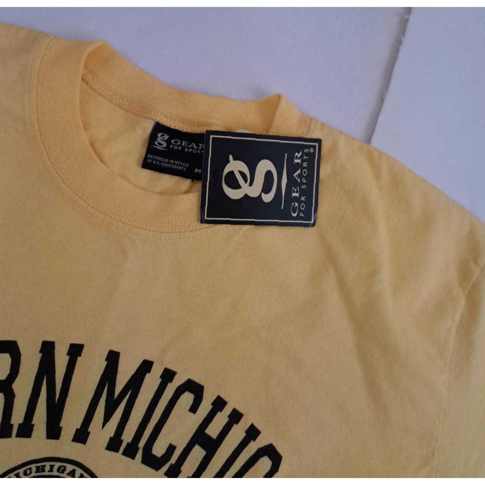 Vintage VINTAGE Western Michigan Bronco's NWT Gear for Sports T-Shirt Unisex Adults M Short Sleeve Yellowish 27in long 21in pit to pit Size US M / EU 48-50 / 2 - 2 Thumbnail