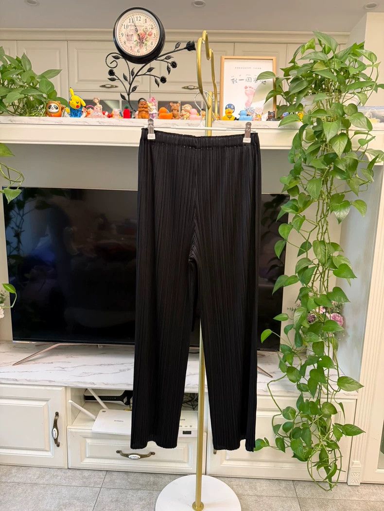 Issey Miyake Issey Miyake size:4 Black pleated trousers and straight-le Size 31" - 8 Thumbnail