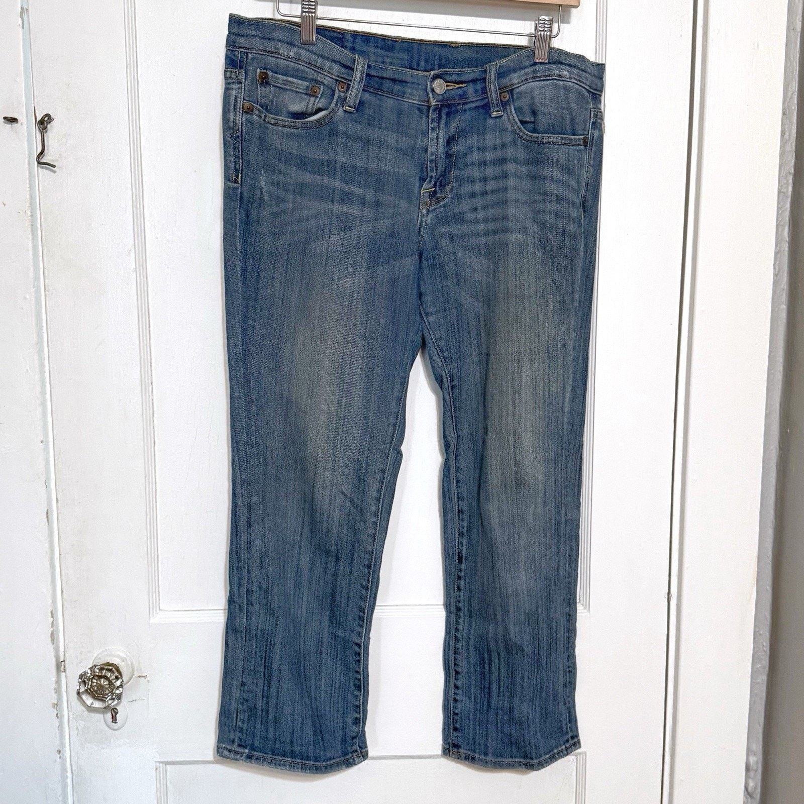 Lucky Brand Lucky Brand Sweet N Crop Jeans Womens 6/28 Low Rise Med Wash Size 28" / US 6 / IT 42 - 1 Thumbnail