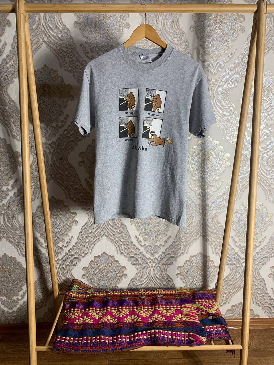 Cartoon Network VINTAGE ALASKA BEAR HUMOR T-SHIRT RETRO 2004 CASUAL Y2K USA Size US M / EU 48-50 / 2 - 1 Thumbnail