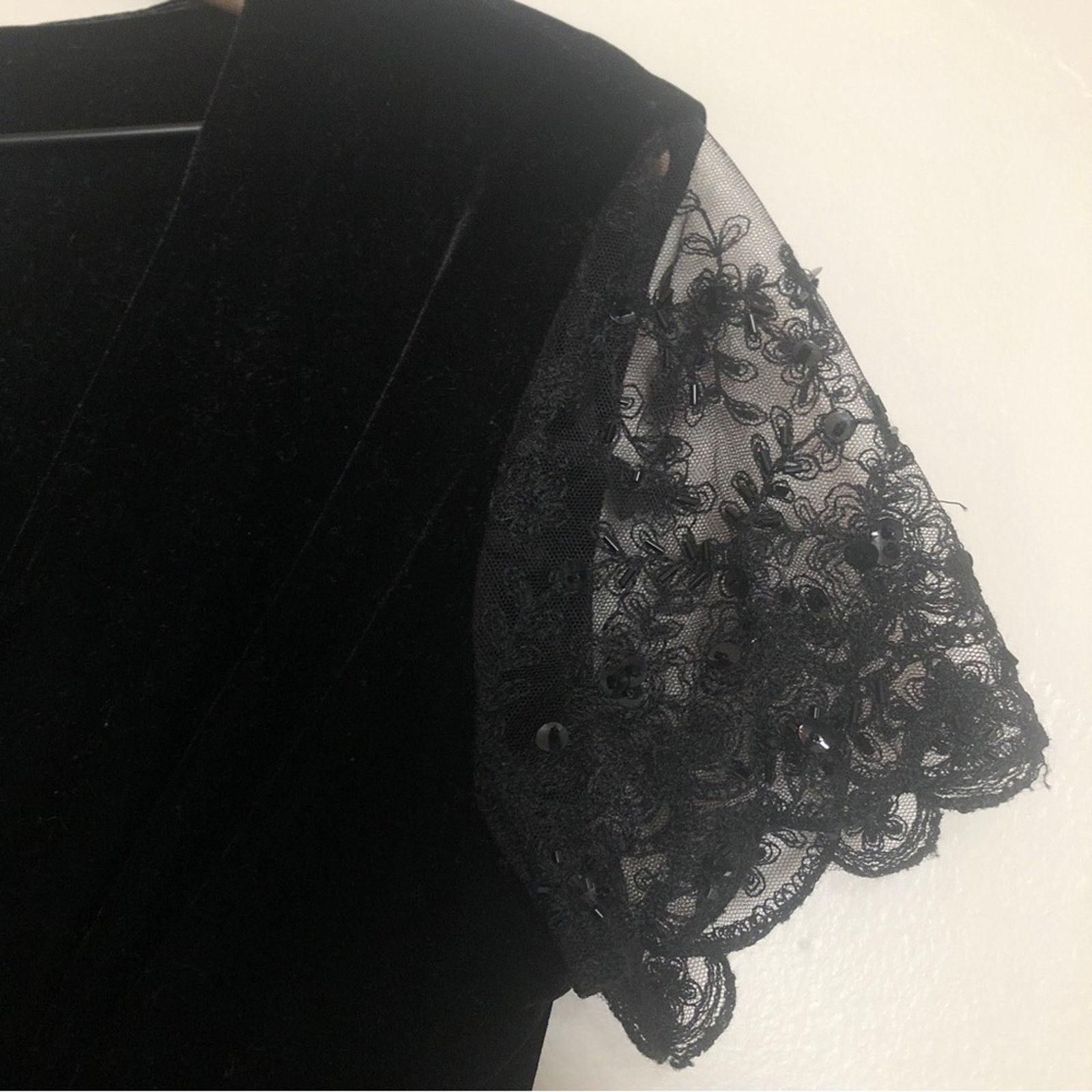 Other Vintage Robbie Bee Black Velvet Beaded Short Sleeve Dress Size M / US 6-8 / IT 42-44 - 2 Thumbnail